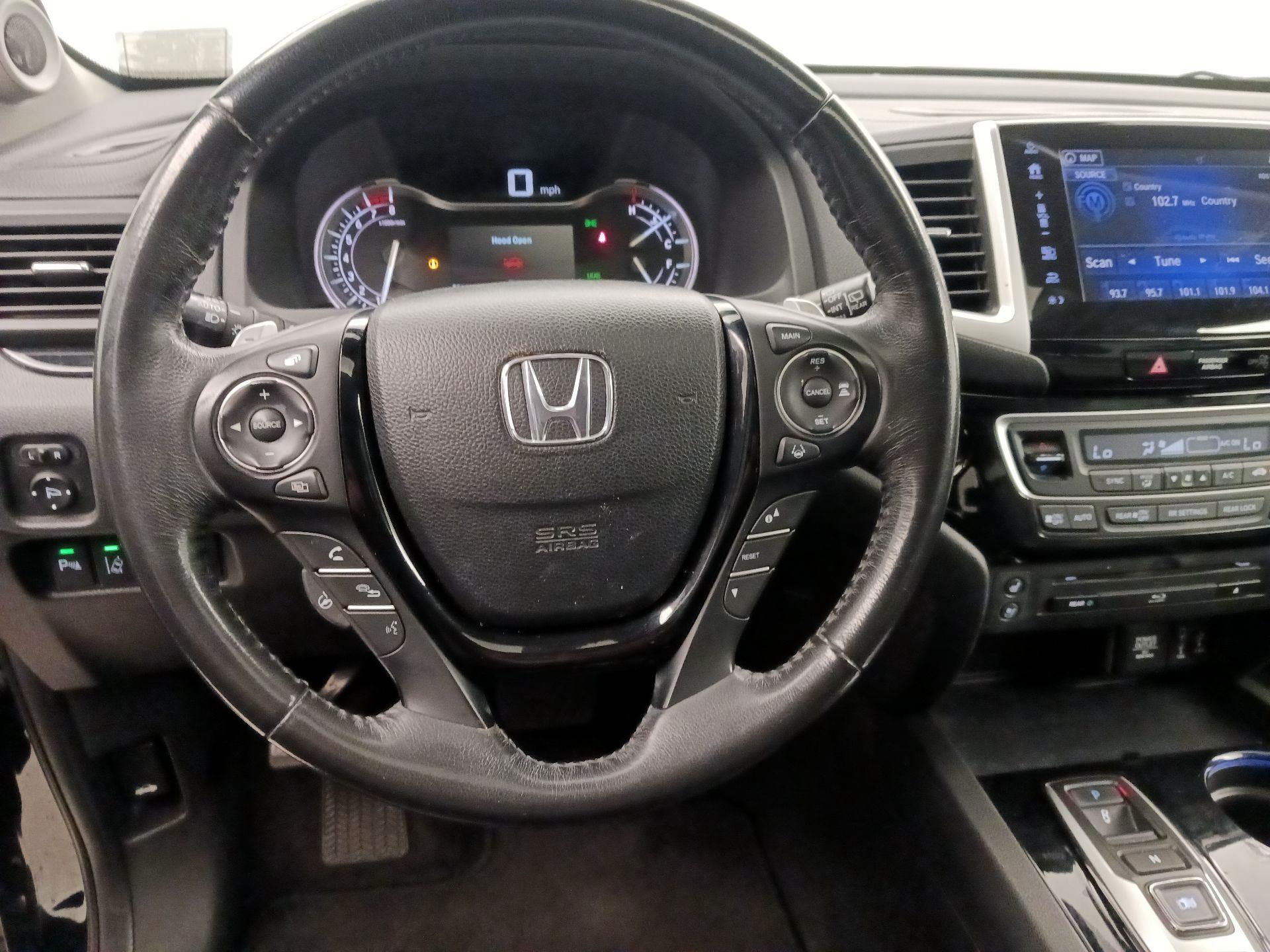 Thumbnail: 2017 Honda Pilot - 10