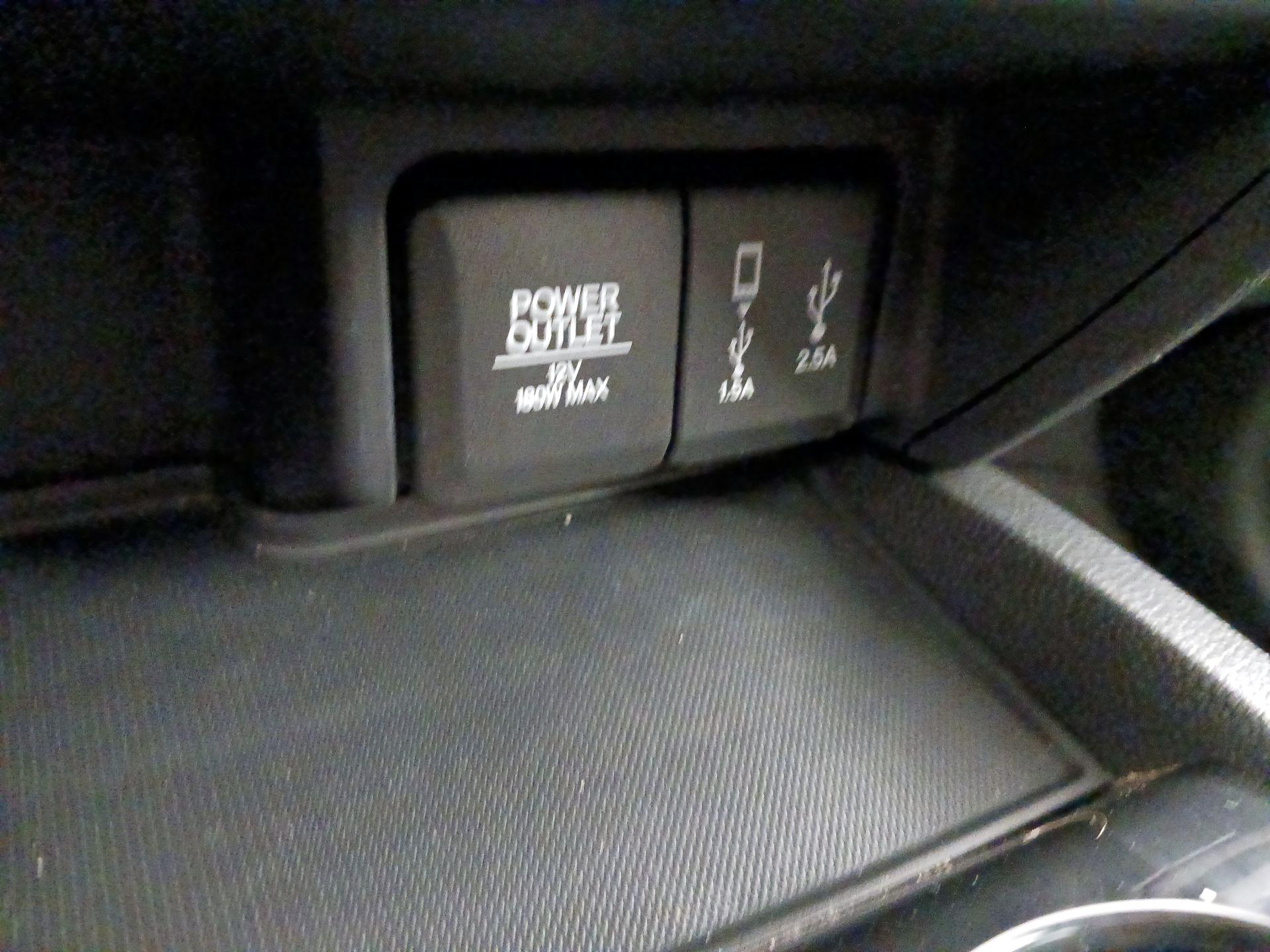 Thumbnail: 2017 Honda Pilot - 18