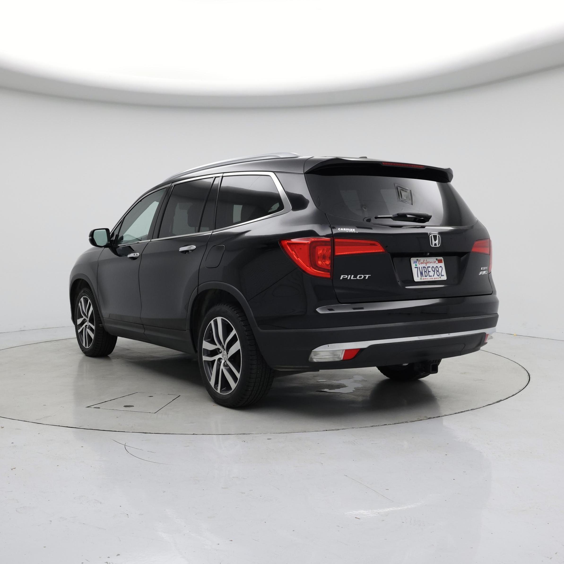 Thumbnail: 2017 Honda Pilot - 2