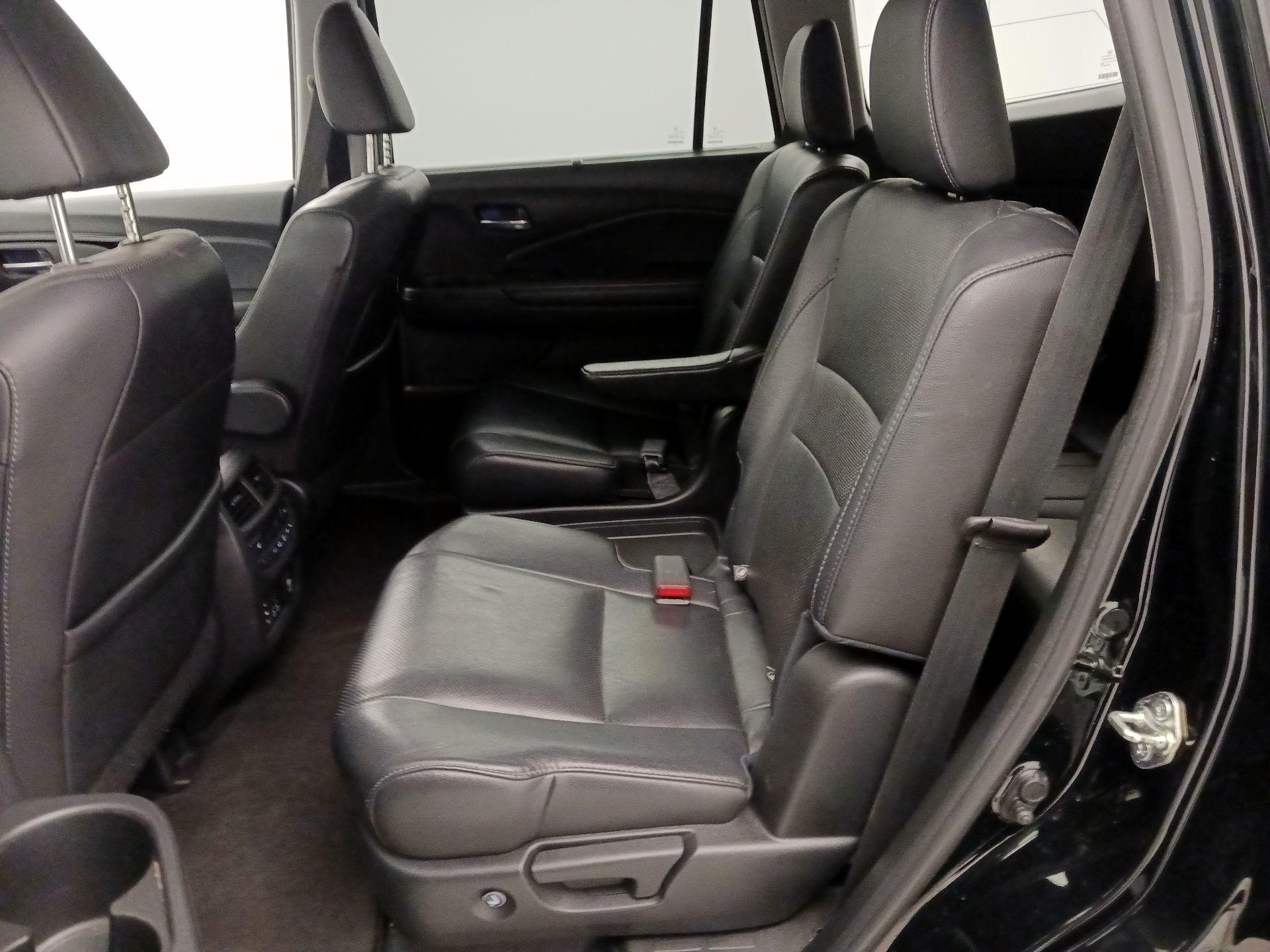 Thumbnail: 2017 Honda Pilot - 20