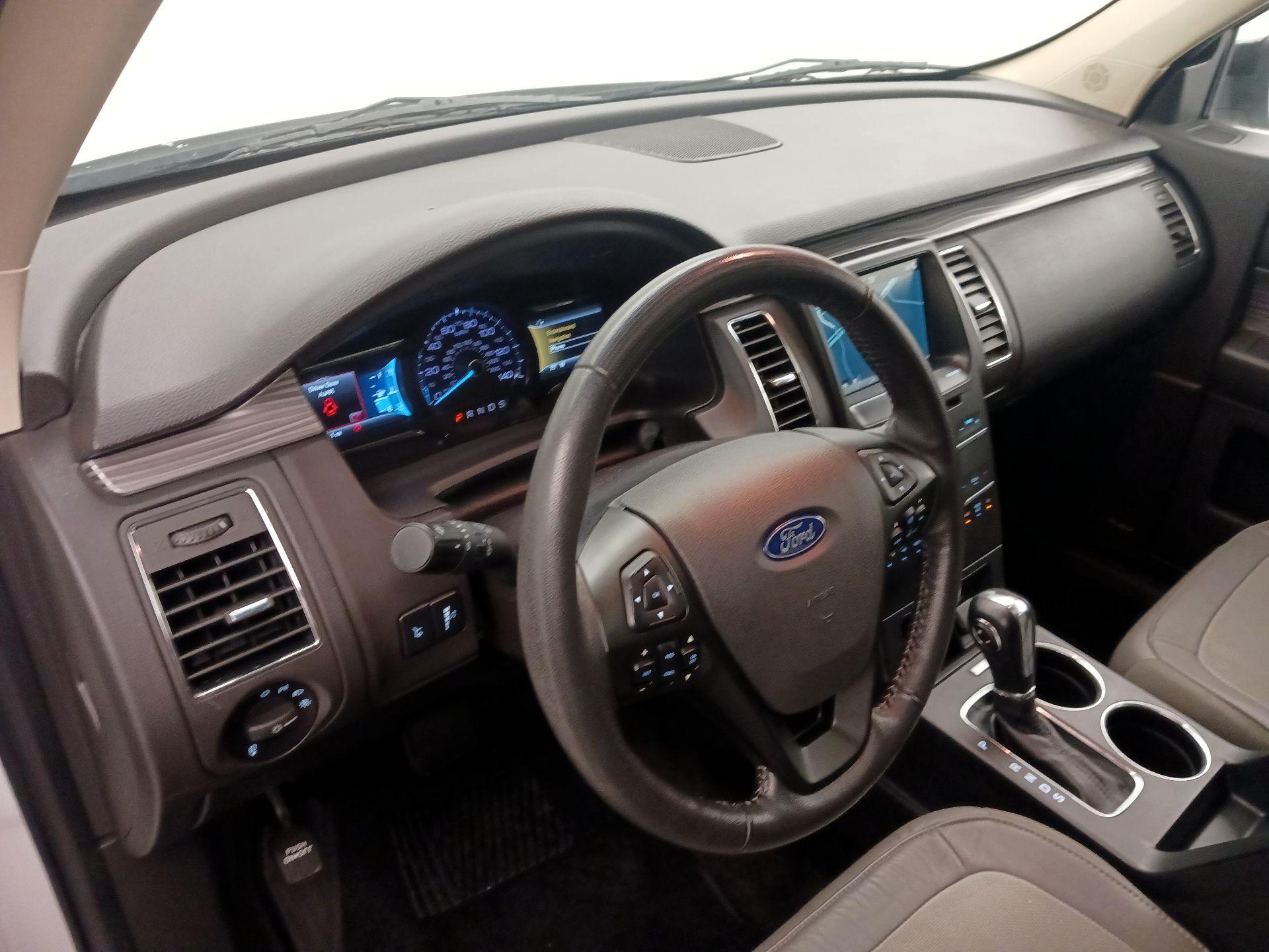 Thumbnail: 2019 Ford Flex - 9