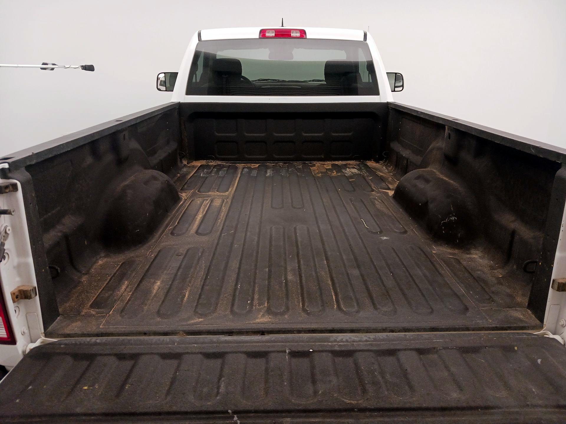 Thumbnail: 2019 RAM 1500 Classic - 18