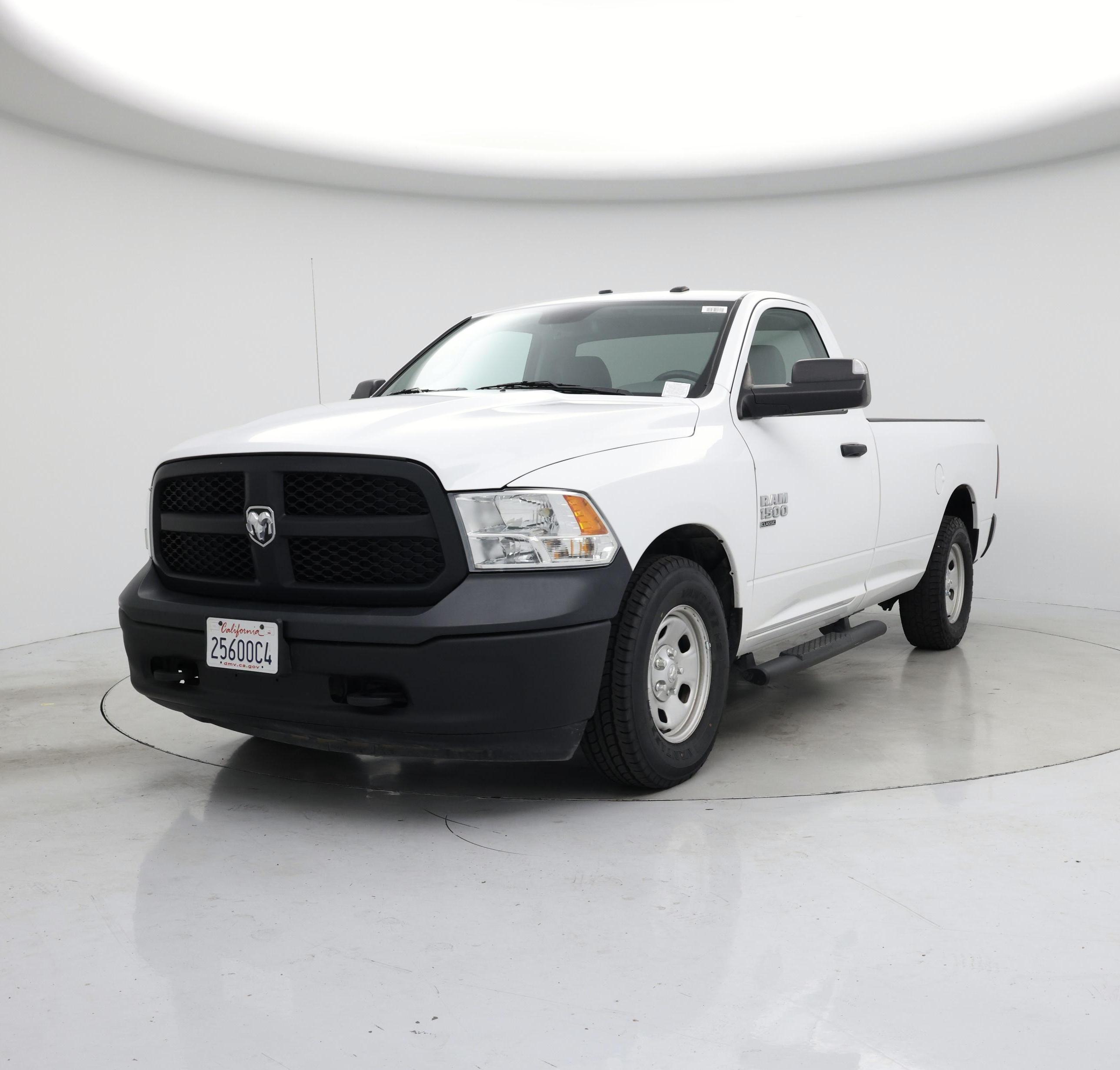 Thumbnail: 2019 RAM 1500 Classic - 4