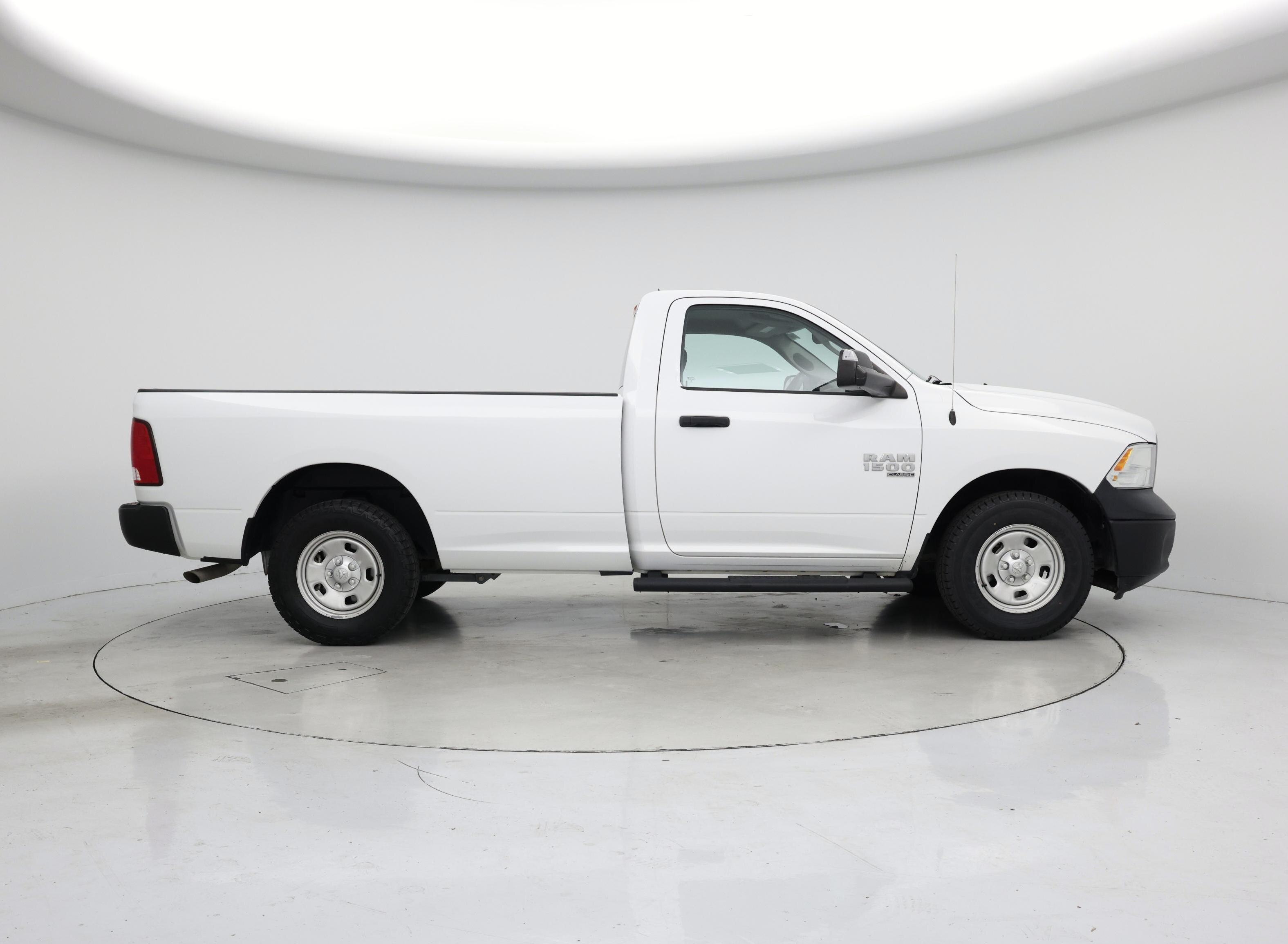 Thumbnail: 2019 RAM 1500 Classic - 7