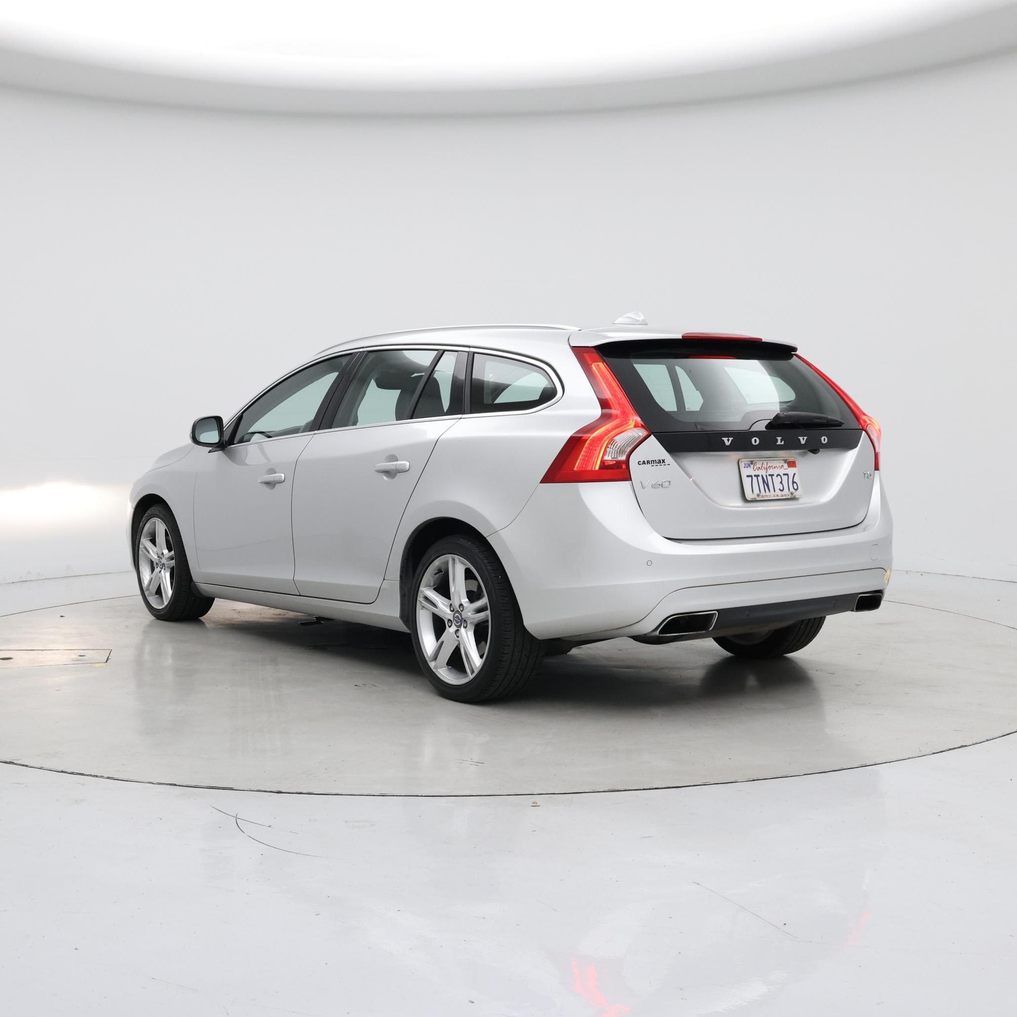 Thumbnail: 2016 Volvo V60 - 2