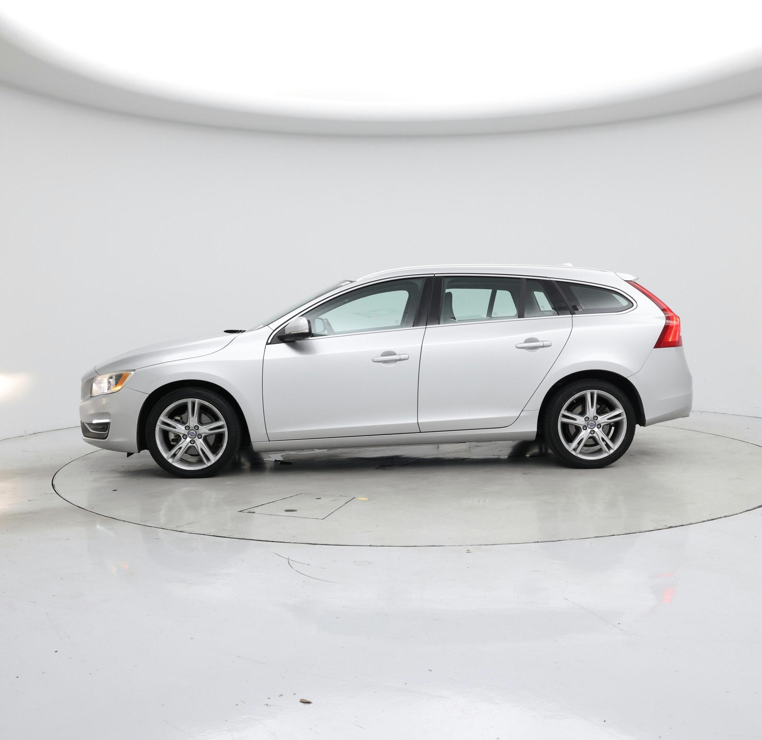 Thumbnail: 2016 Volvo V60 - 3