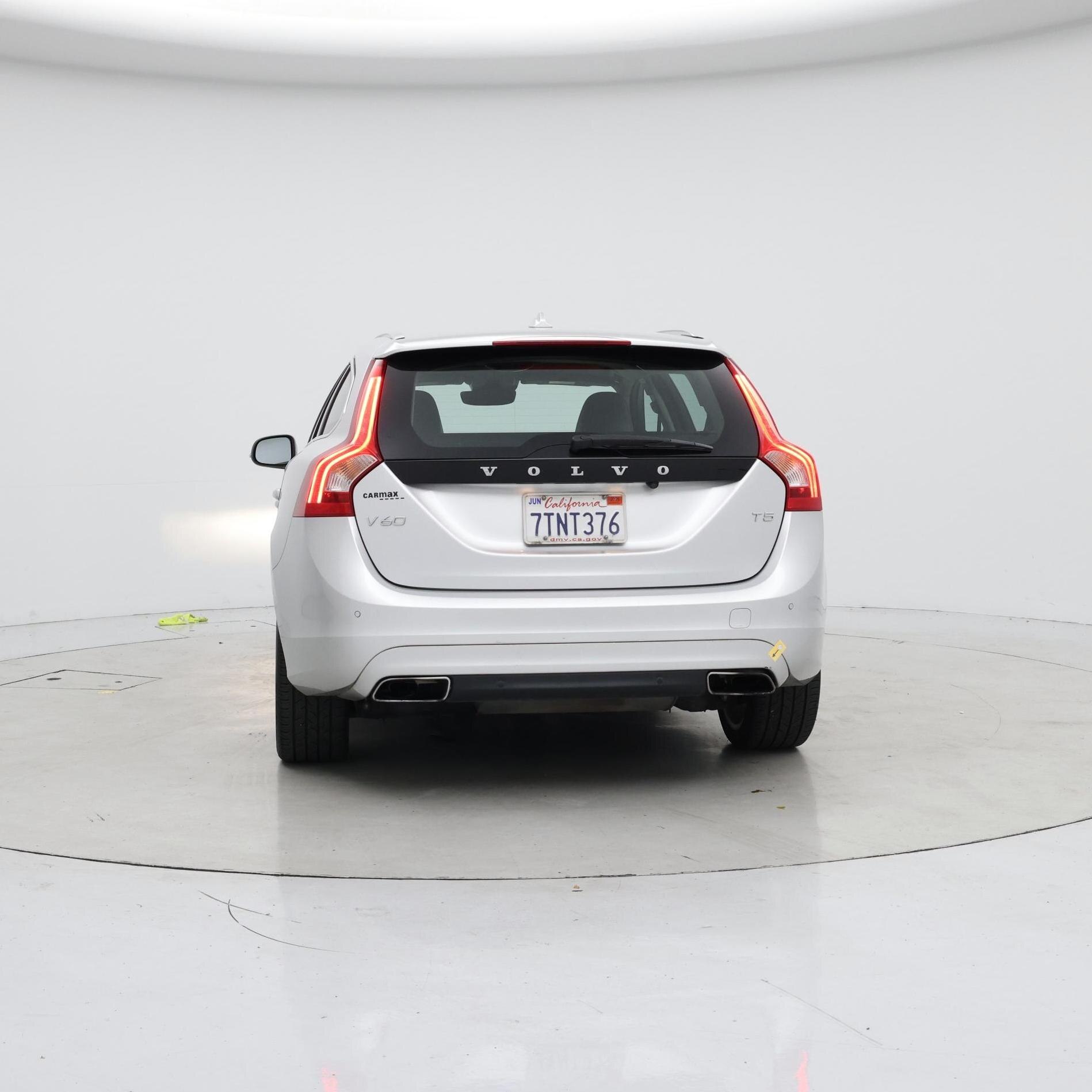 Thumbnail: 2016 Volvo V60 - 6