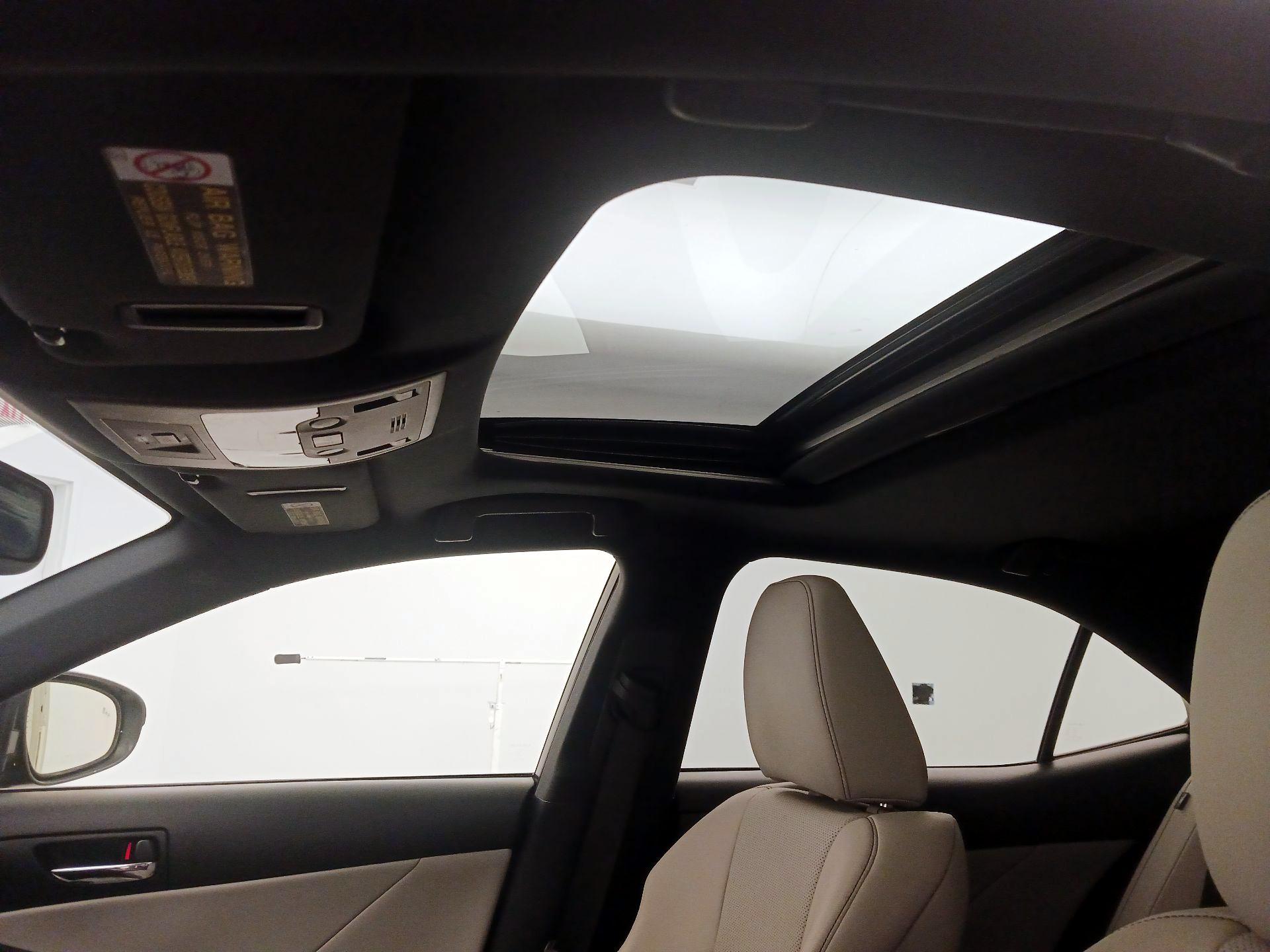 Thumbnail: 2015 Lexus IS - 18
