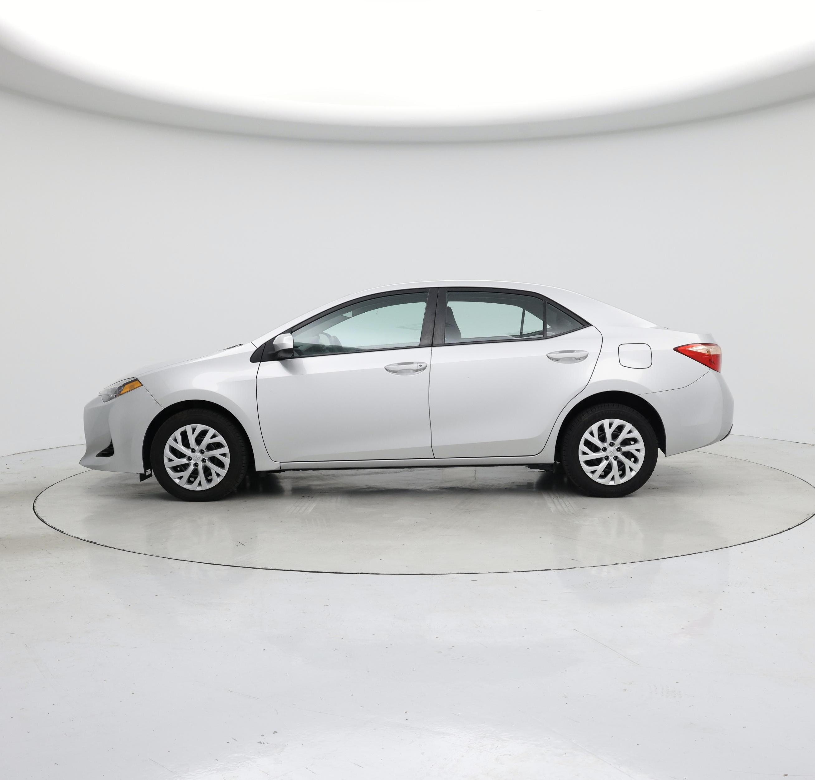 Thumbnail: 2017 Toyota Corolla - 3