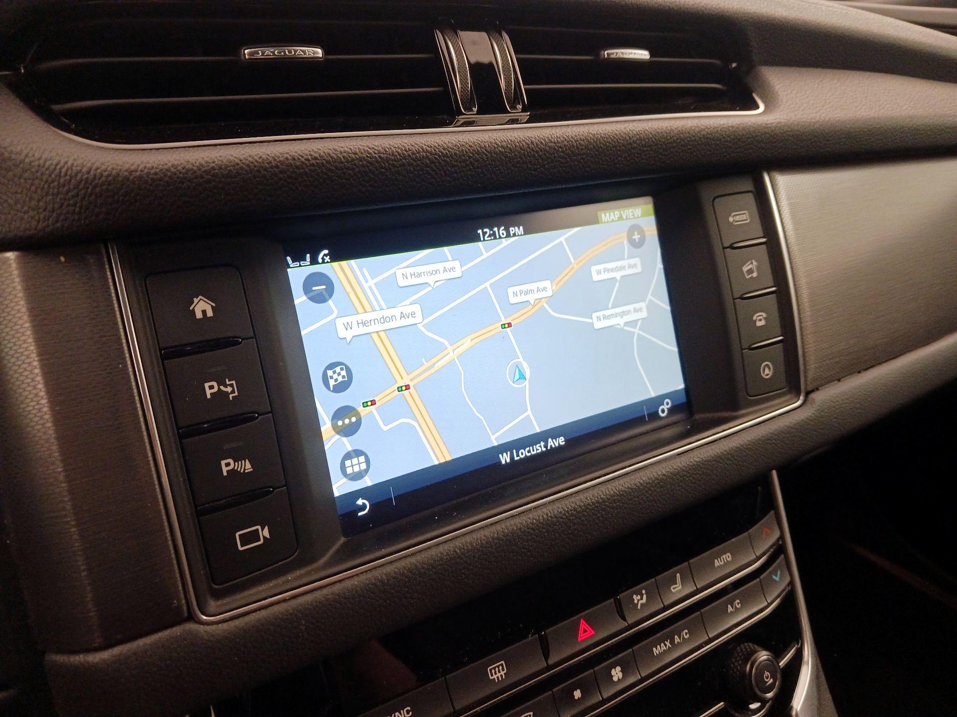 Thumbnail: 2016 Jaguar XF - 14