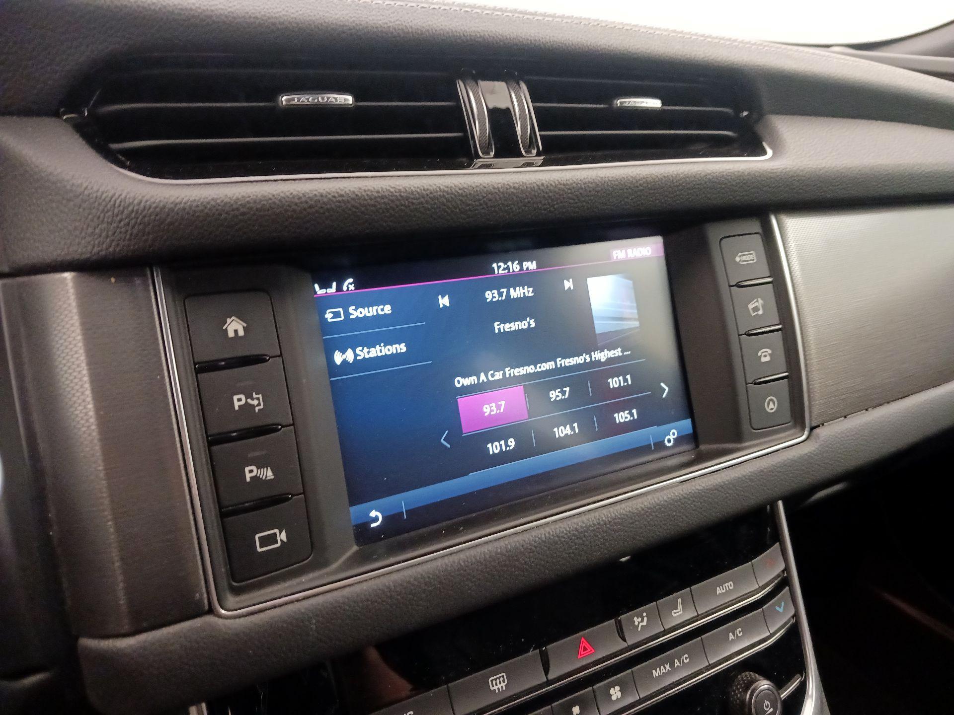 Thumbnail: 2016 Jaguar XF - 16