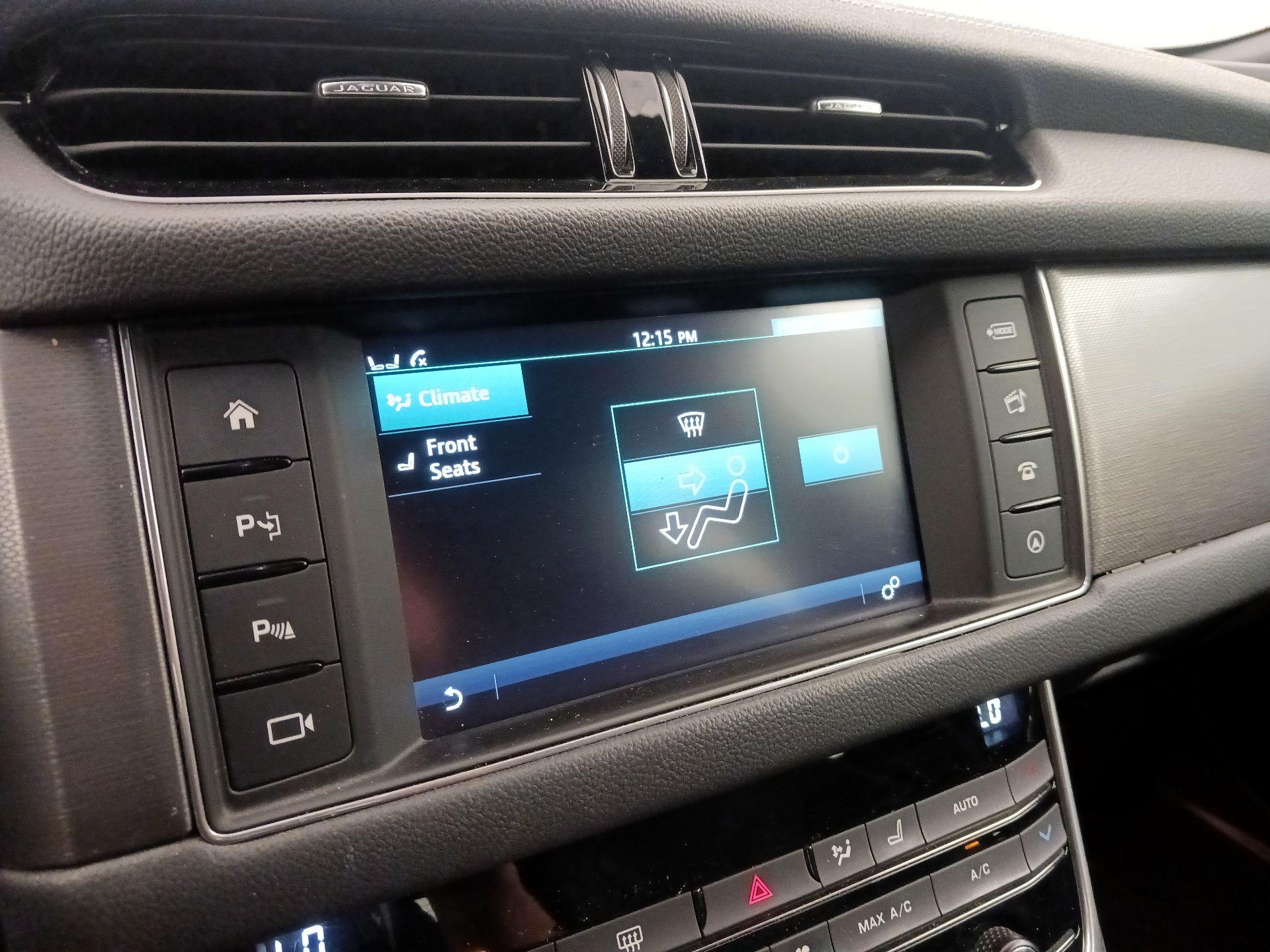 Thumbnail: 2016 Jaguar XF - 17