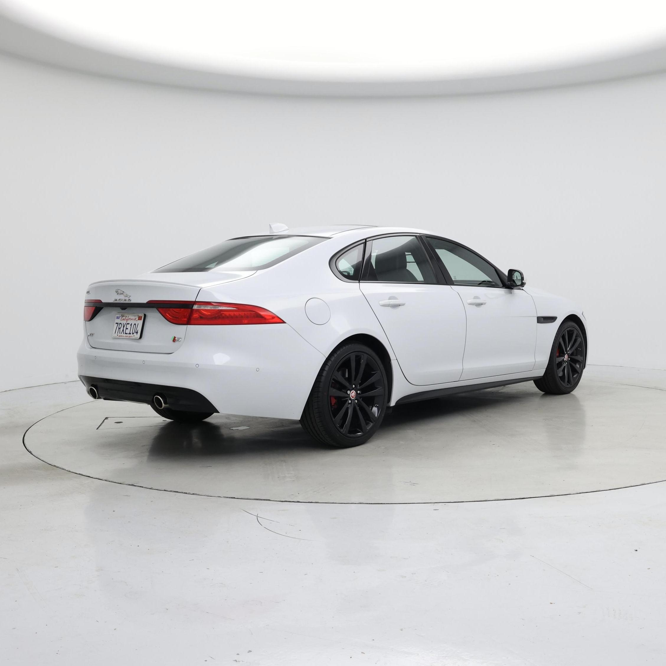Thumbnail: 2016 Jaguar XF - 8