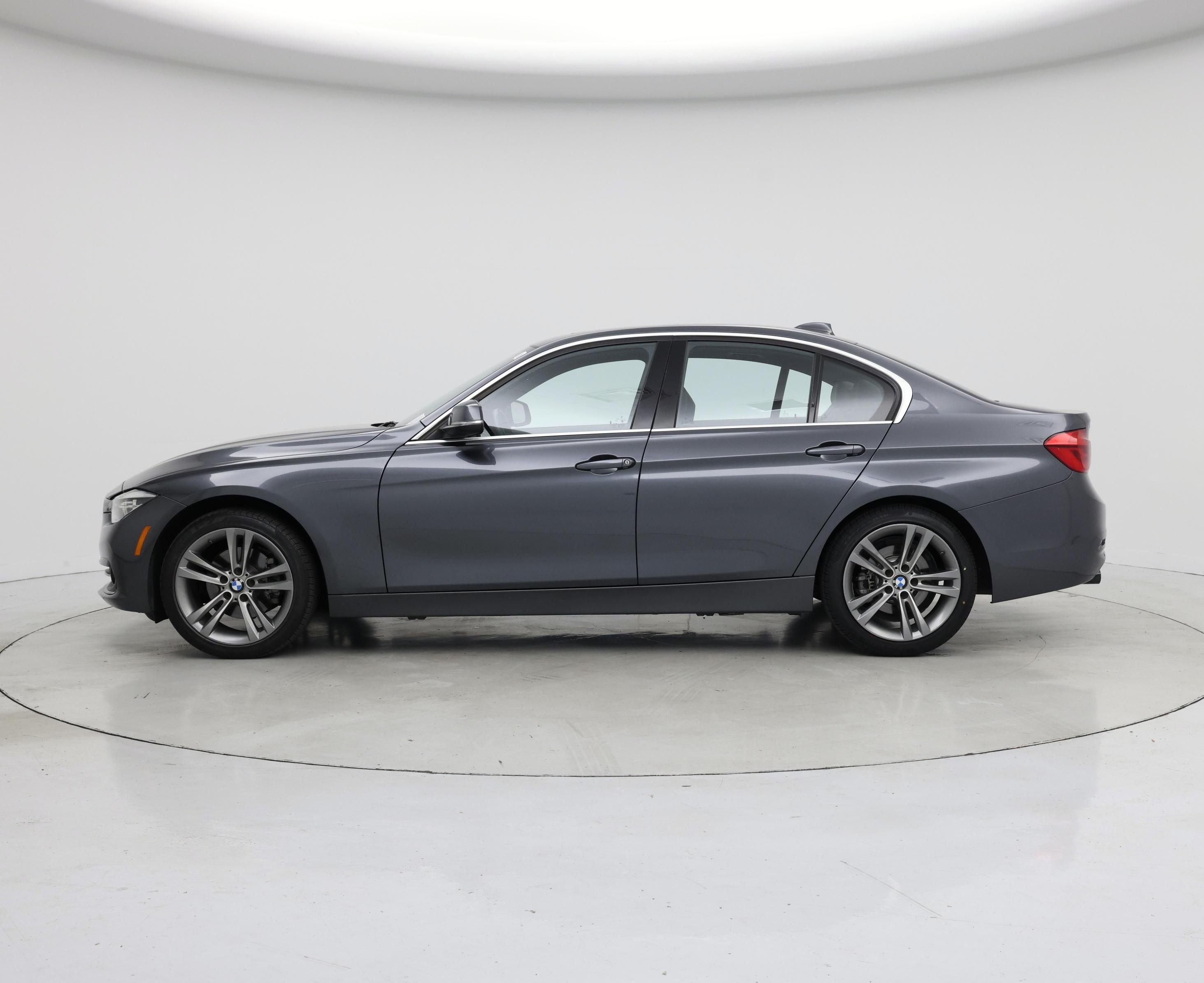 Thumbnail: 2018 BMW 3 Series - 3