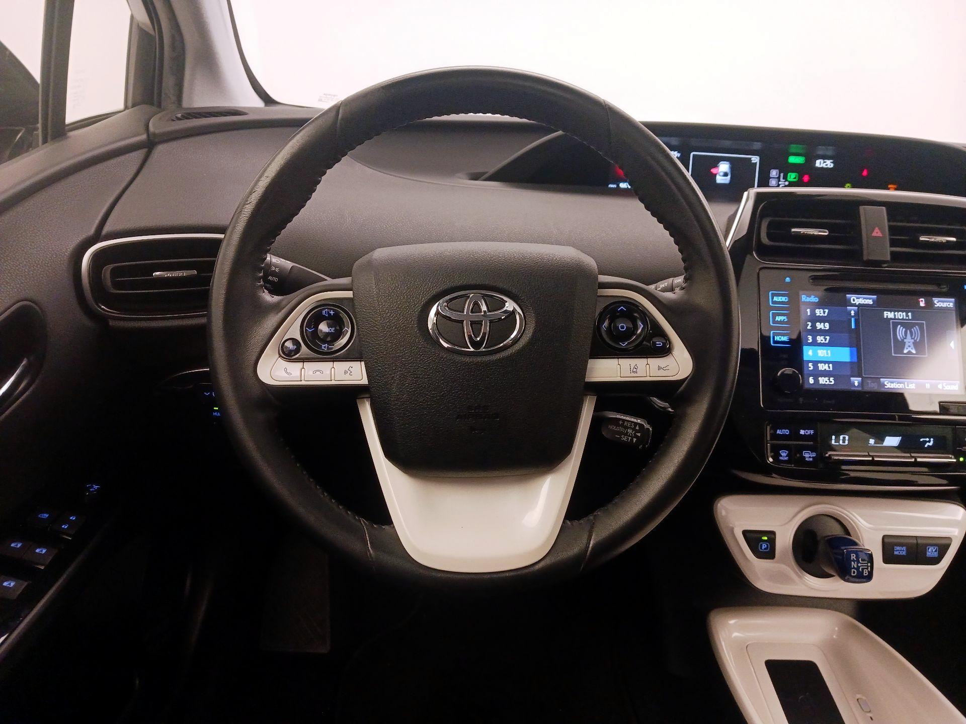 Thumbnail: 2016 Toyota Prius - 10