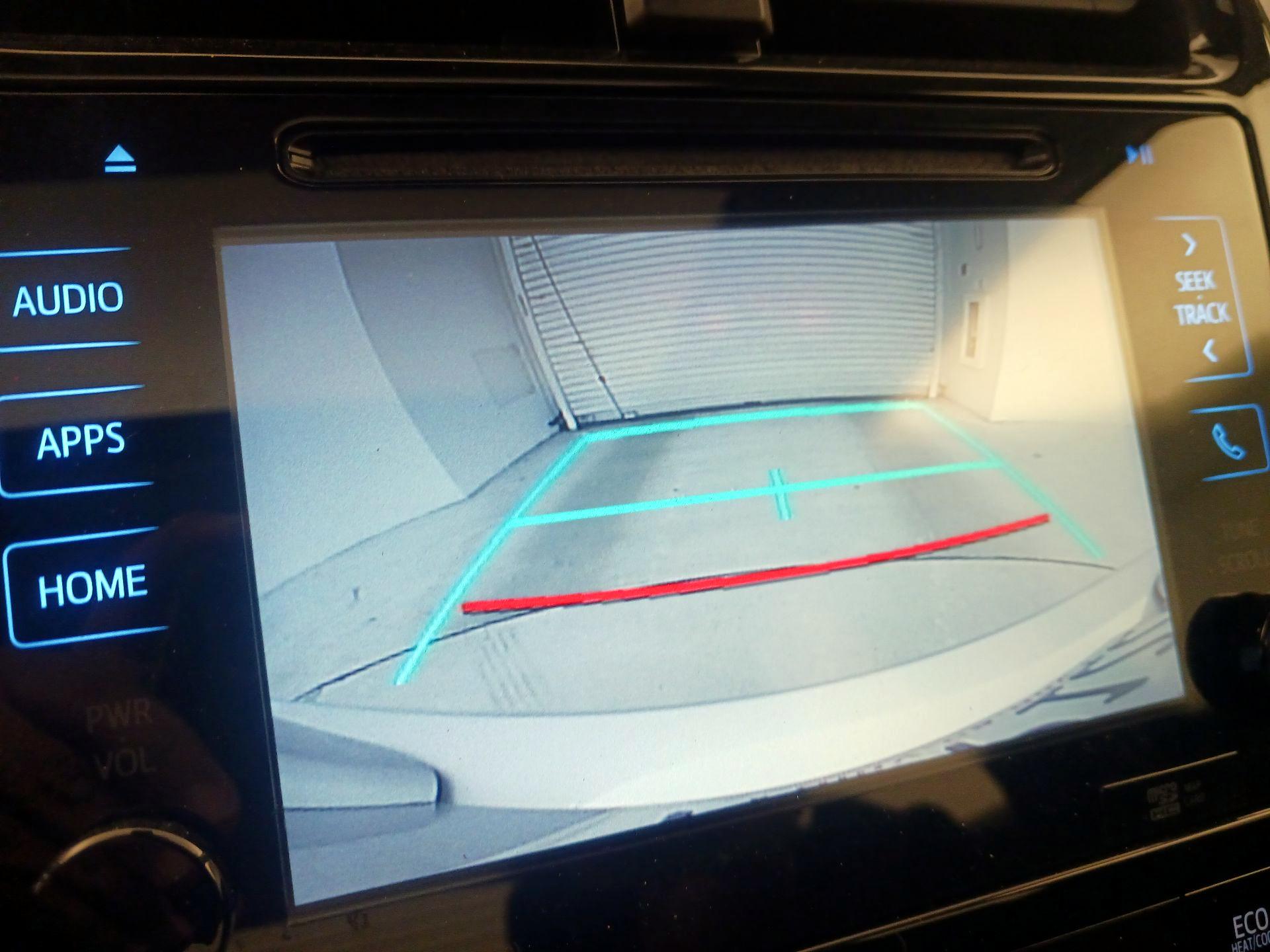 Thumbnail: 2016 Toyota Prius - 14