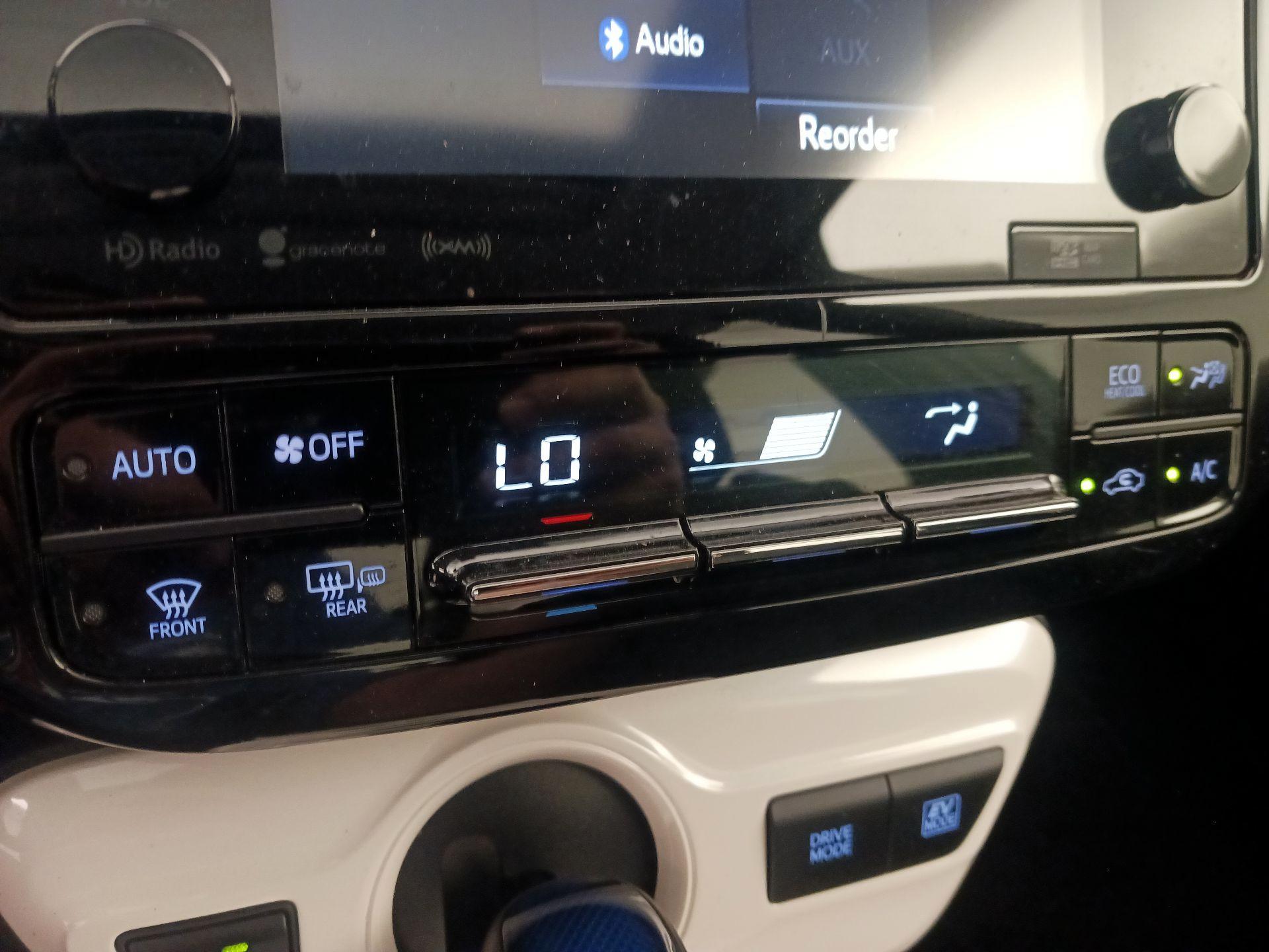 Thumbnail: 2016 Toyota Prius - 16