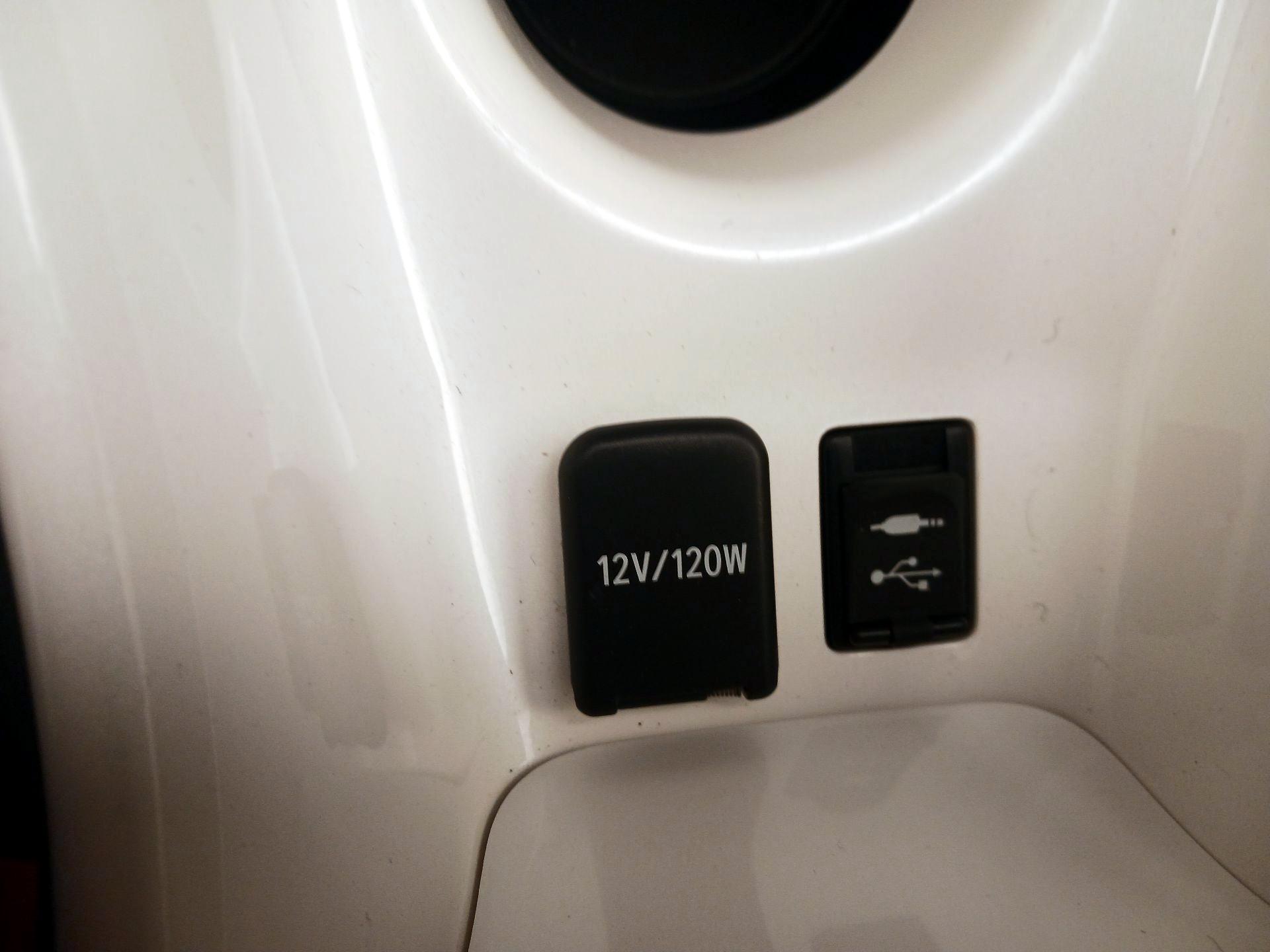Thumbnail: 2016 Toyota Prius - 18