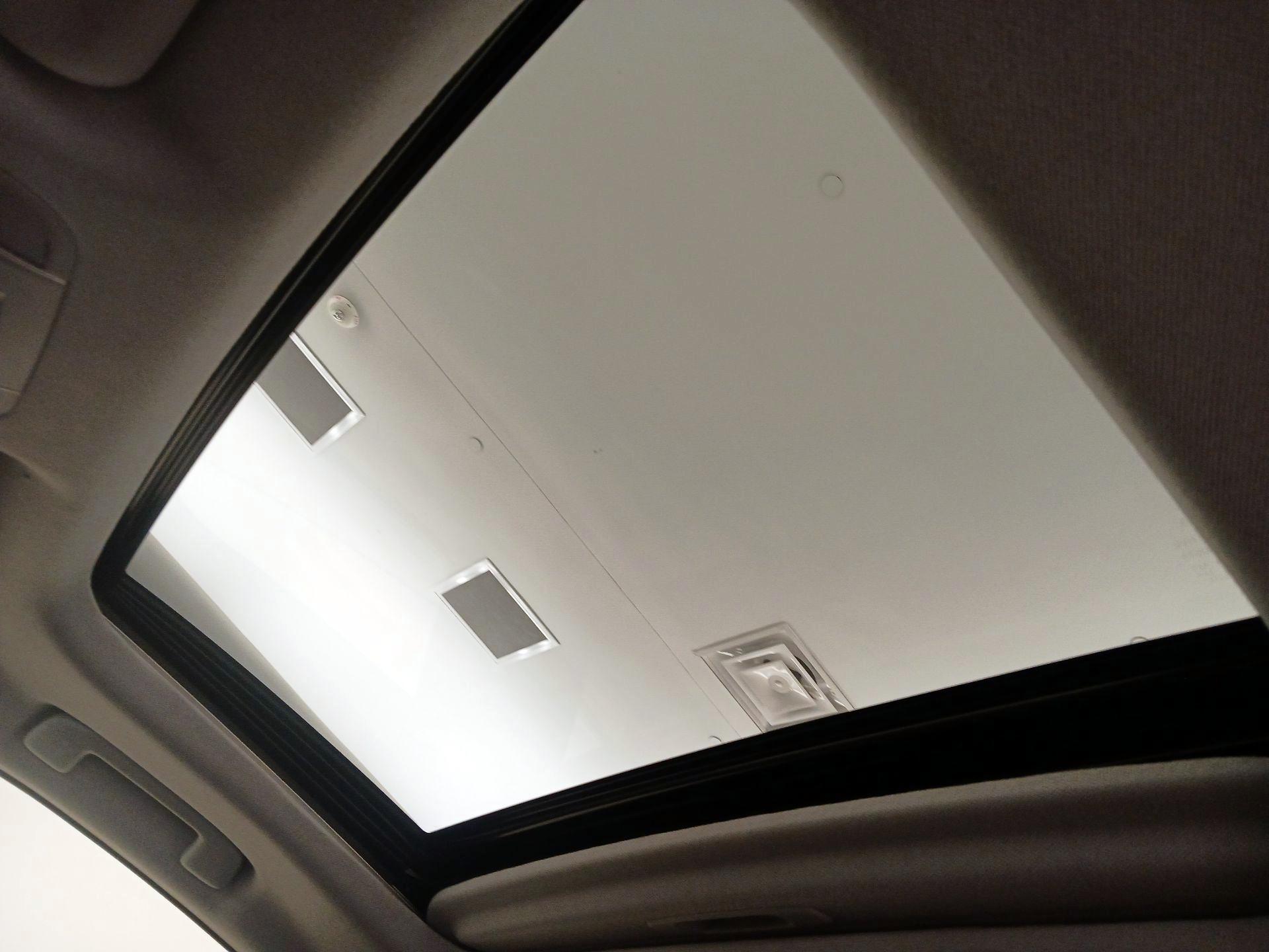 Thumbnail: 2016 Toyota Prius - 19