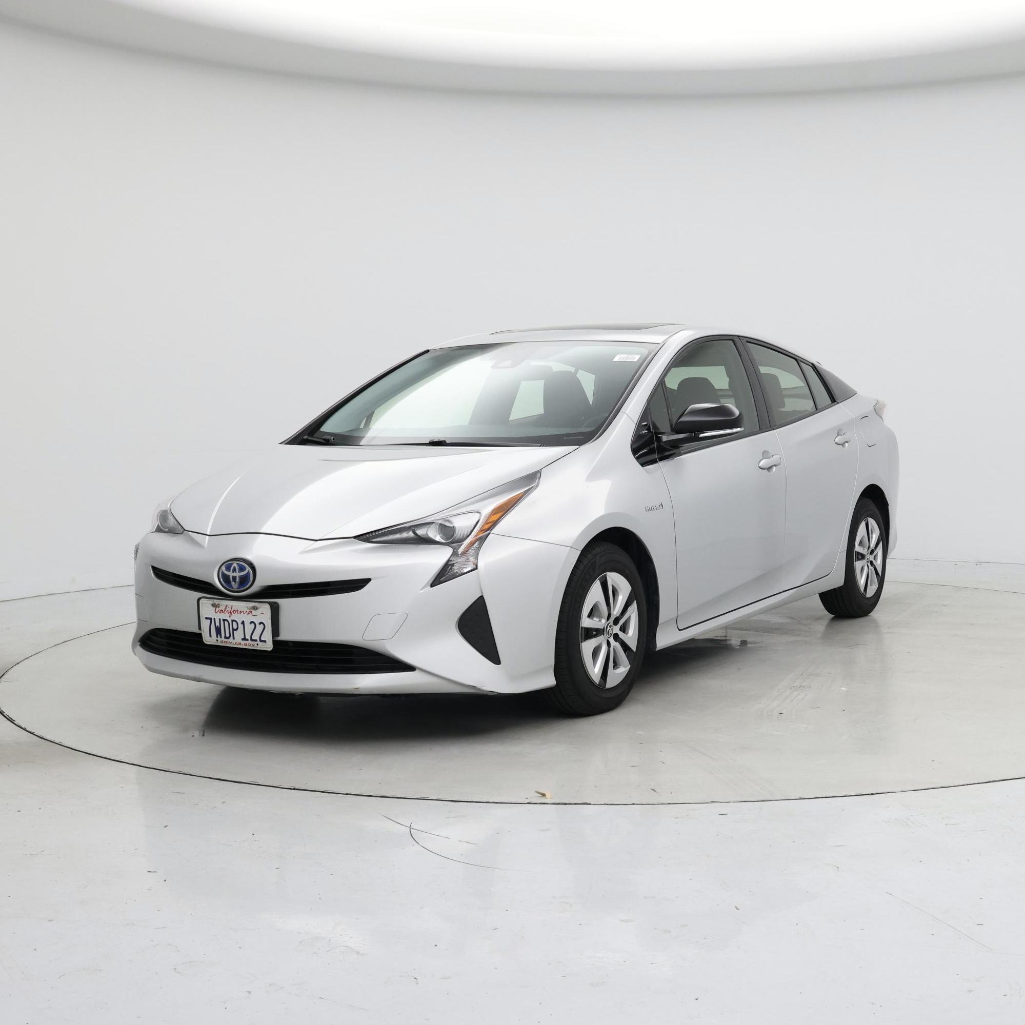 Thumbnail: 2016 Toyota Prius - 4