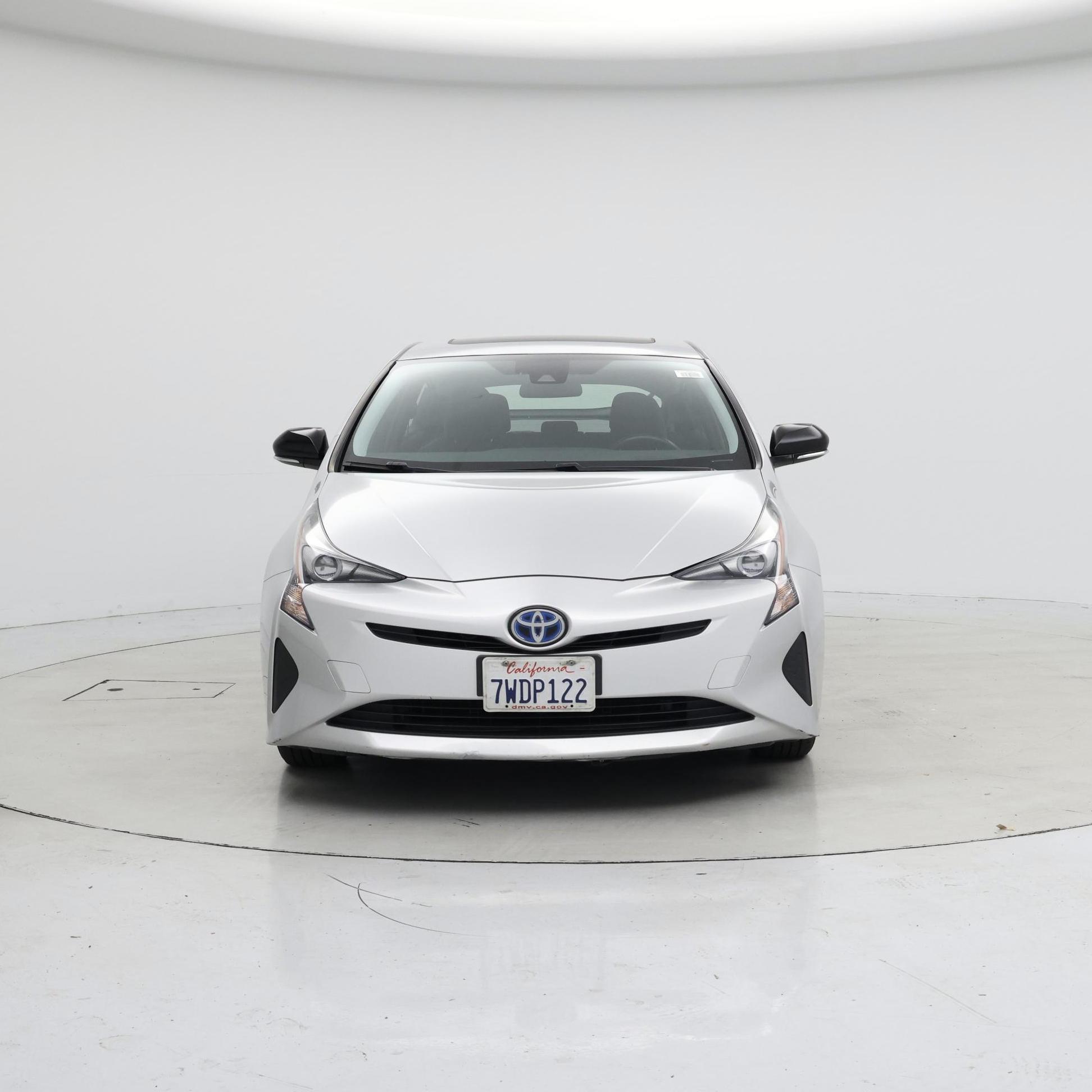 Thumbnail: 2016 Toyota Prius - 5