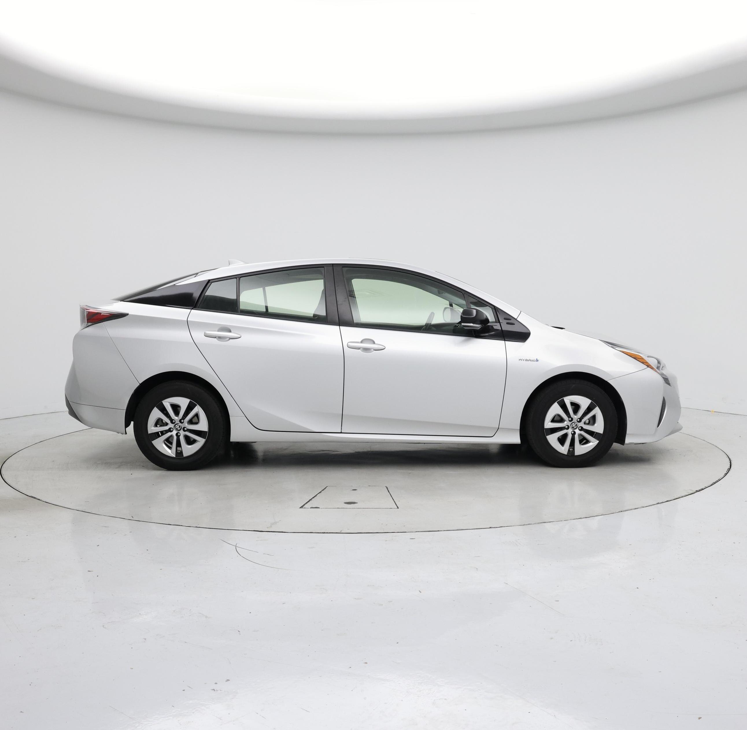 Thumbnail: 2016 Toyota Prius - 7