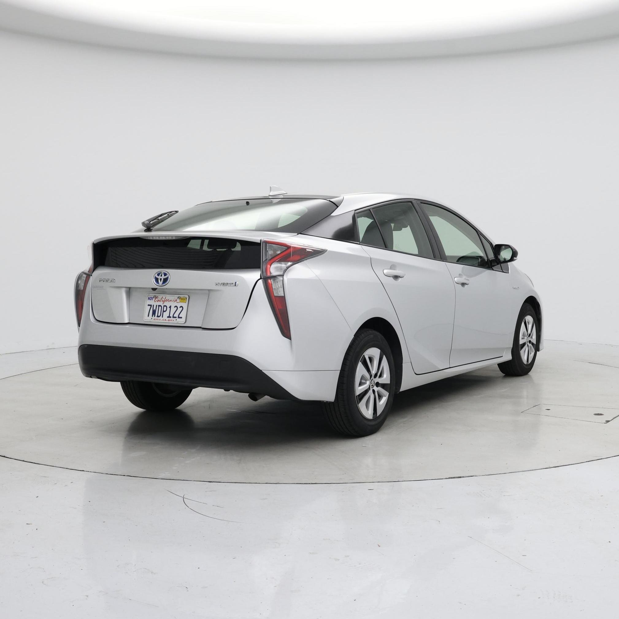 Thumbnail: 2016 Toyota Prius - 8