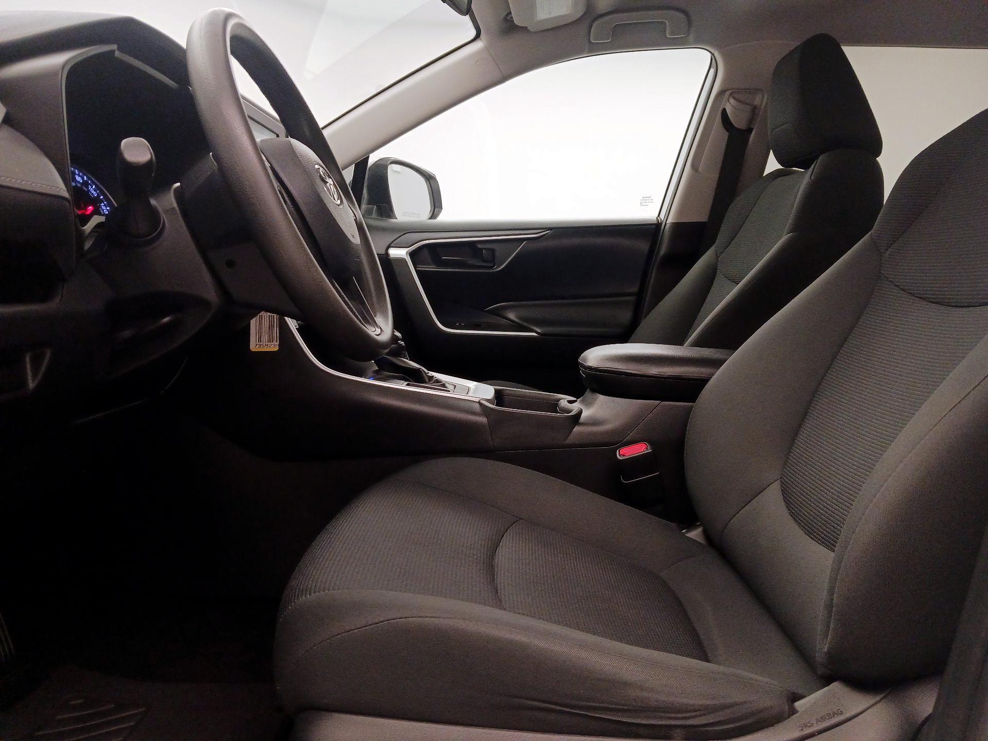 Thumbnail: 2019 Toyota RAV4 - 11
