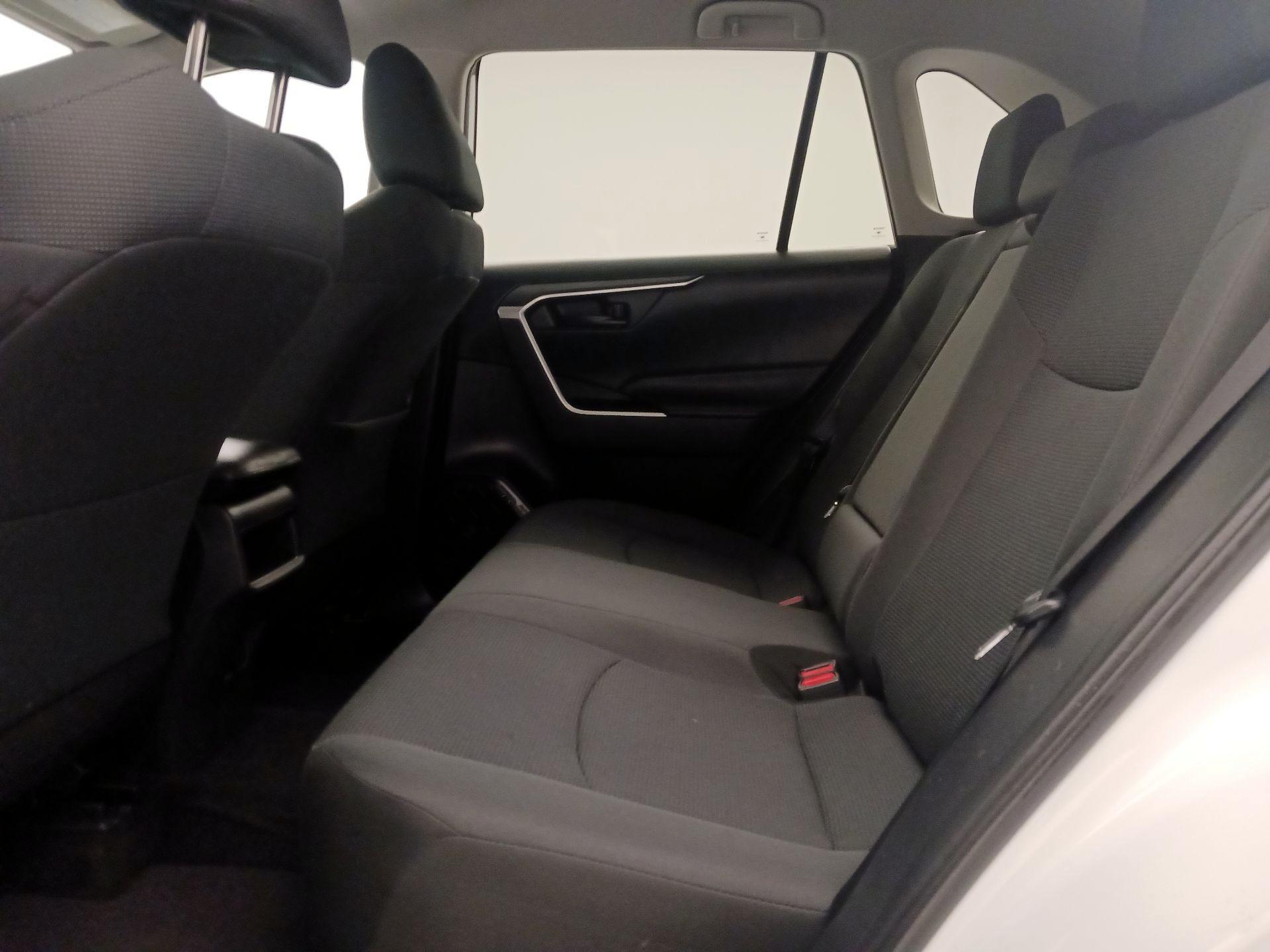 Thumbnail: 2019 Toyota RAV4 - 19