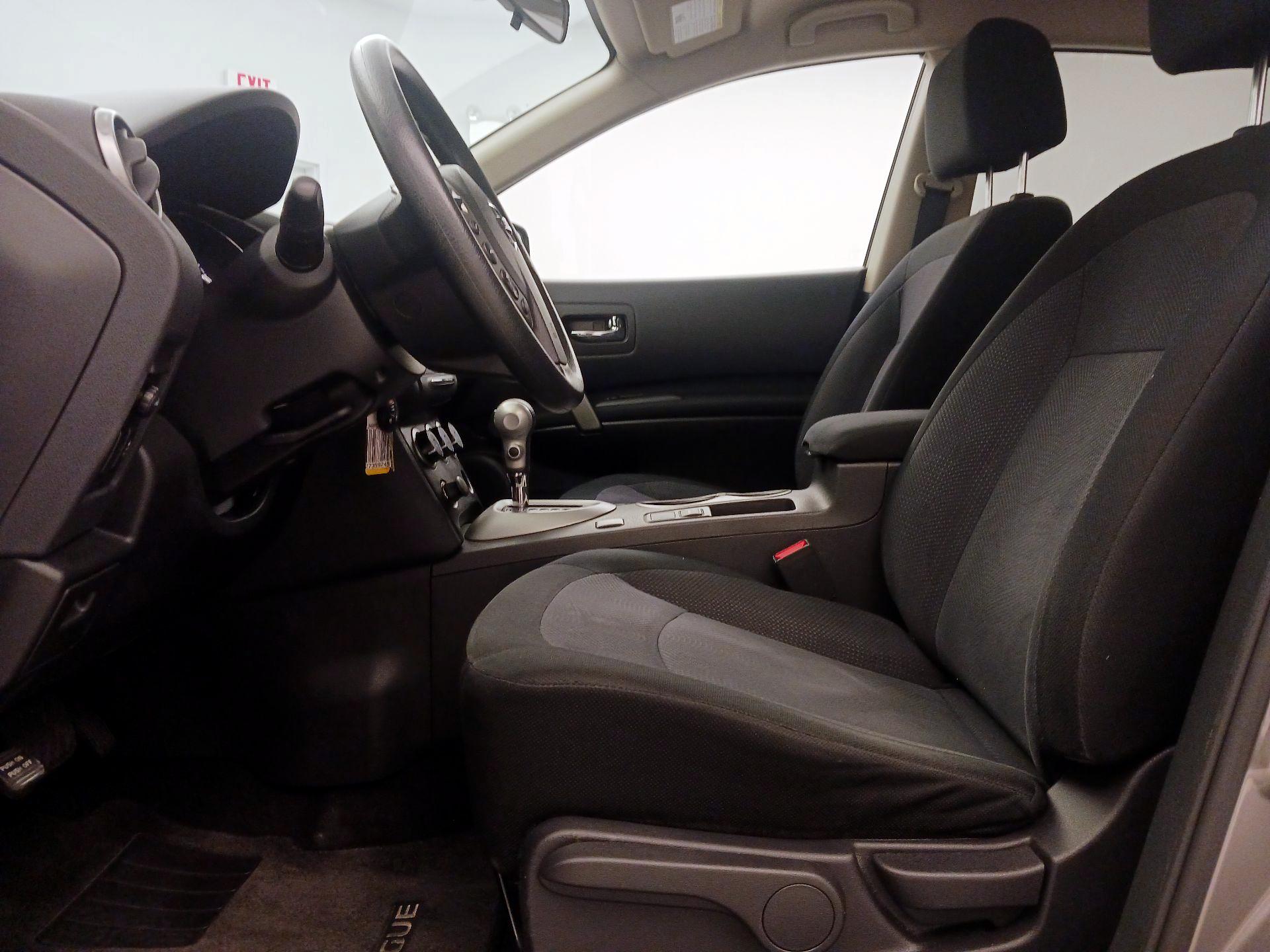 Thumbnail: 2013 Nissan Rogue - 11