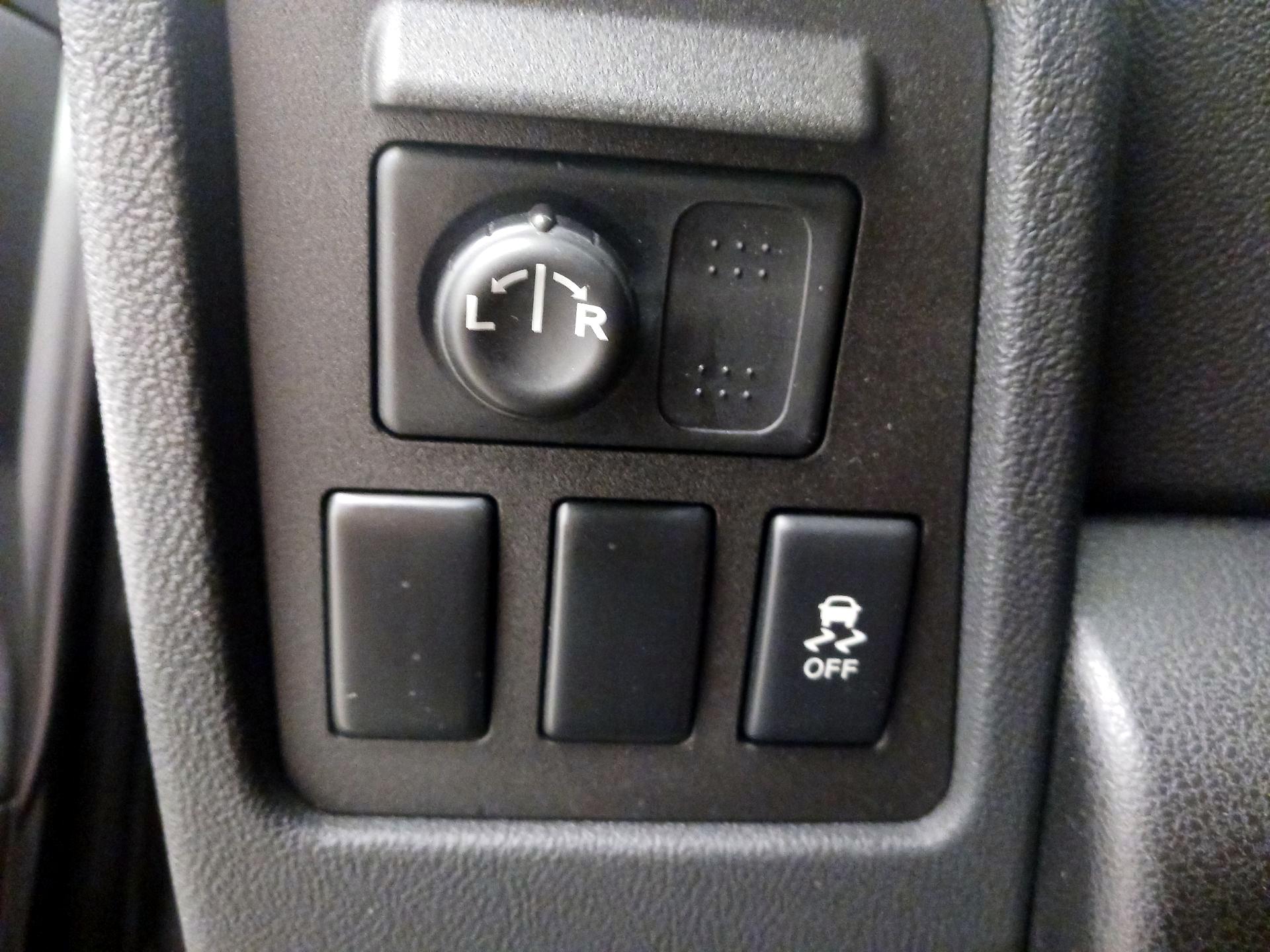 Thumbnail: 2013 Nissan Rogue - 13