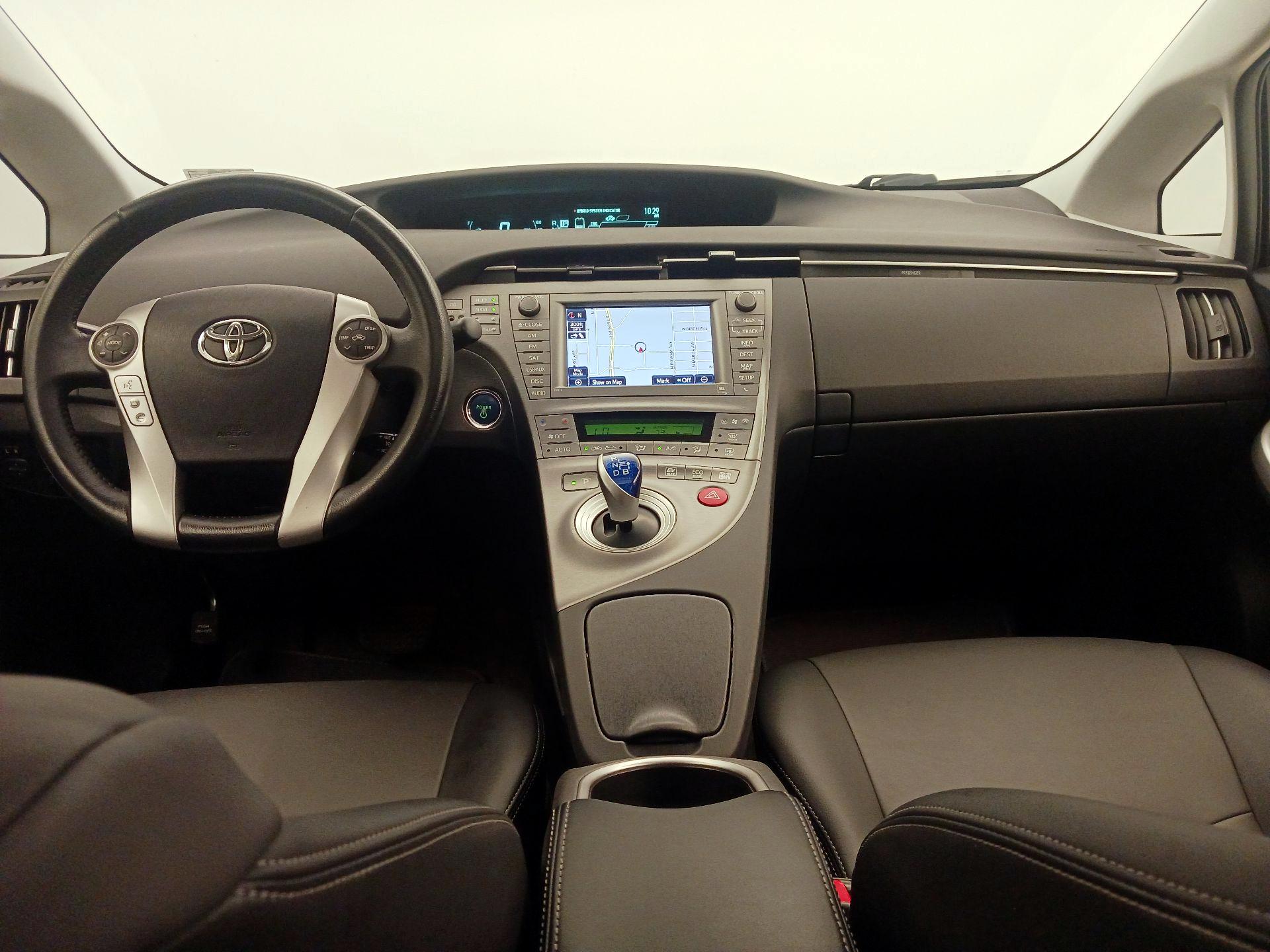 Thumbnail: 2014 Toyota Prius - 9