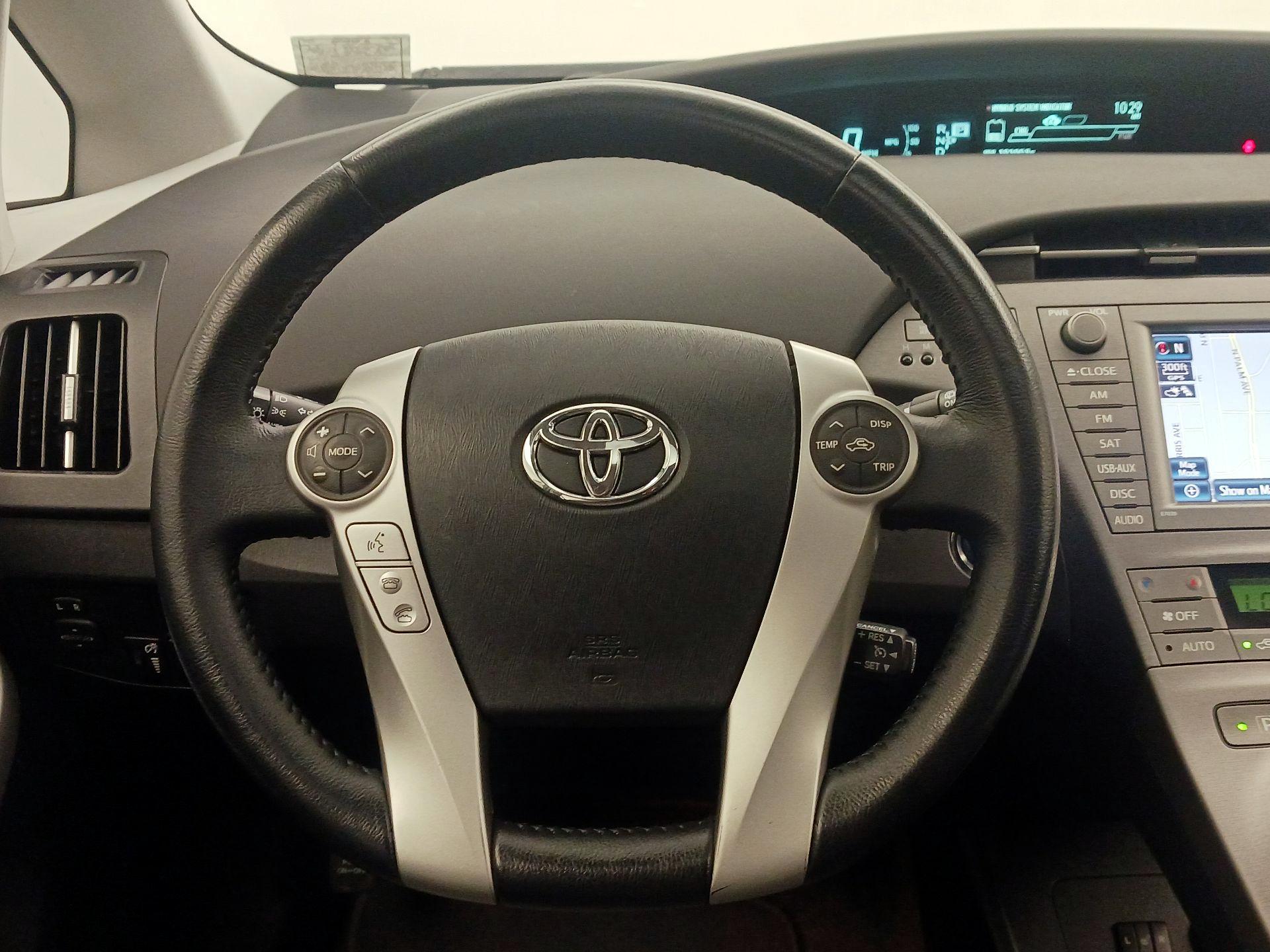 Thumbnail: 2014 Toyota Prius - 10