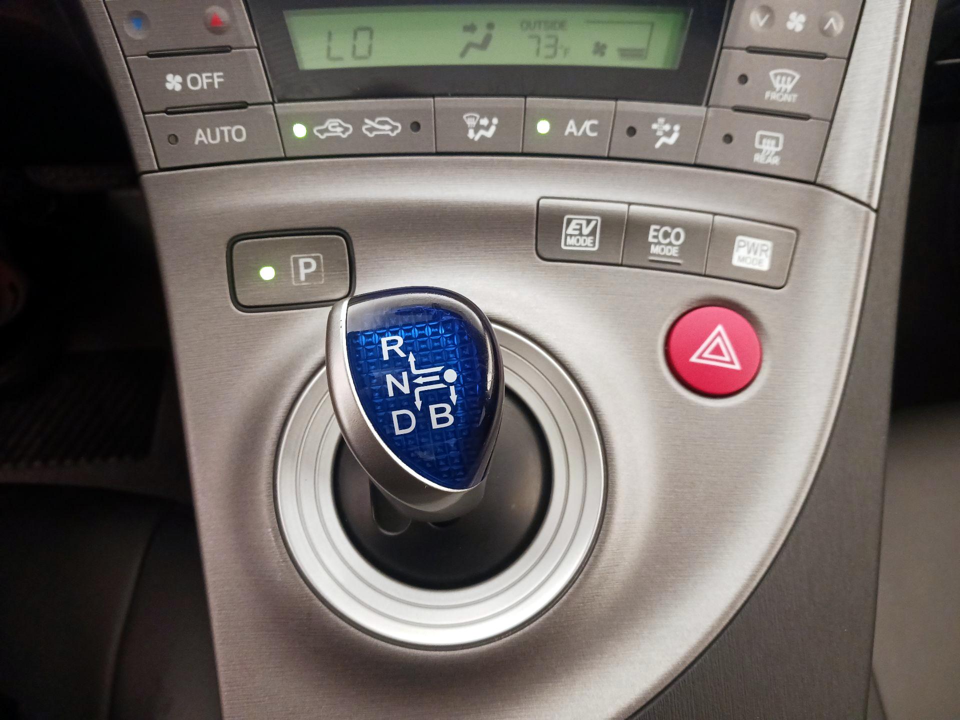 Thumbnail: 2014 Toyota Prius - 18