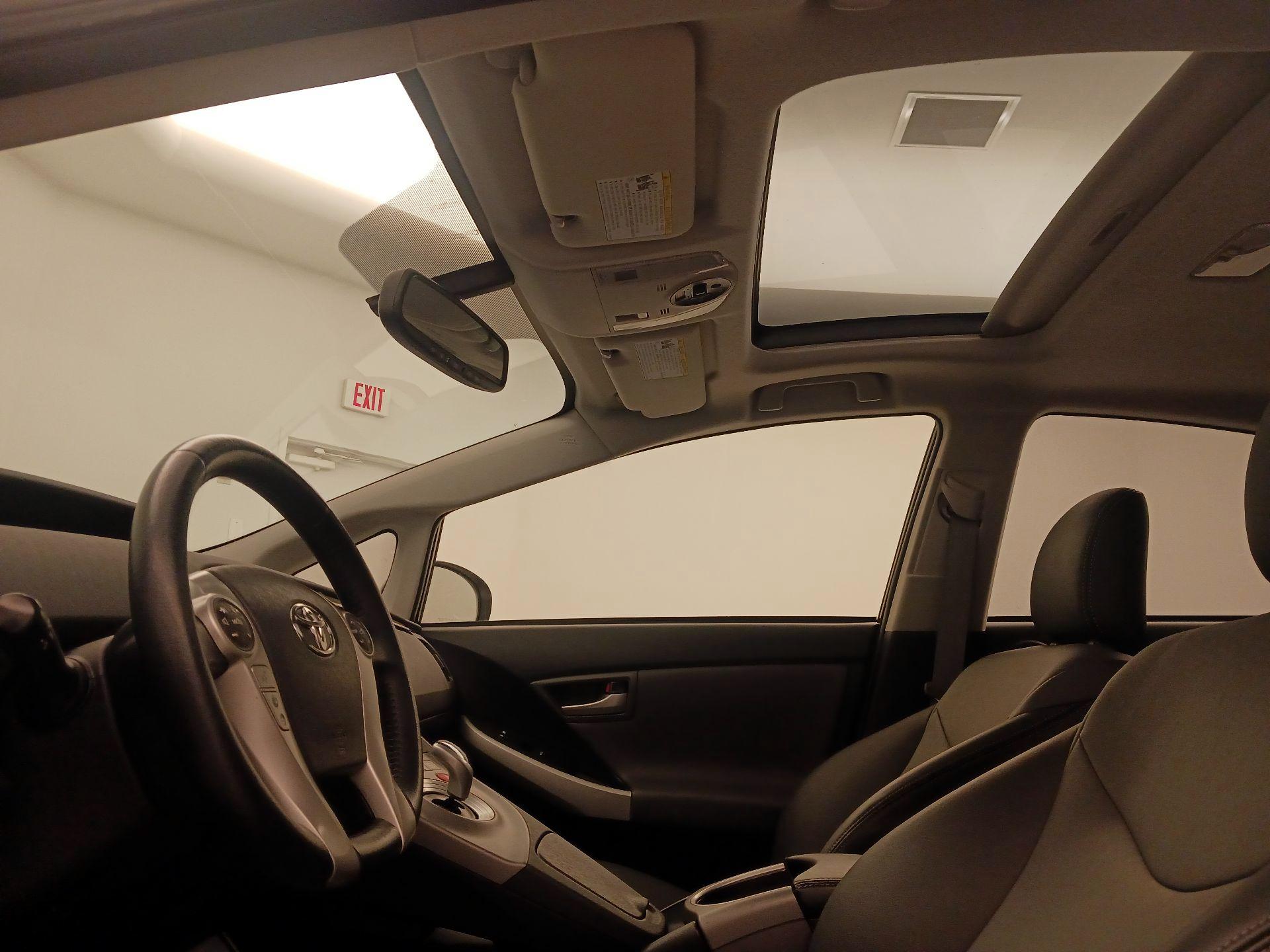 Thumbnail: 2014 Toyota Prius - 19