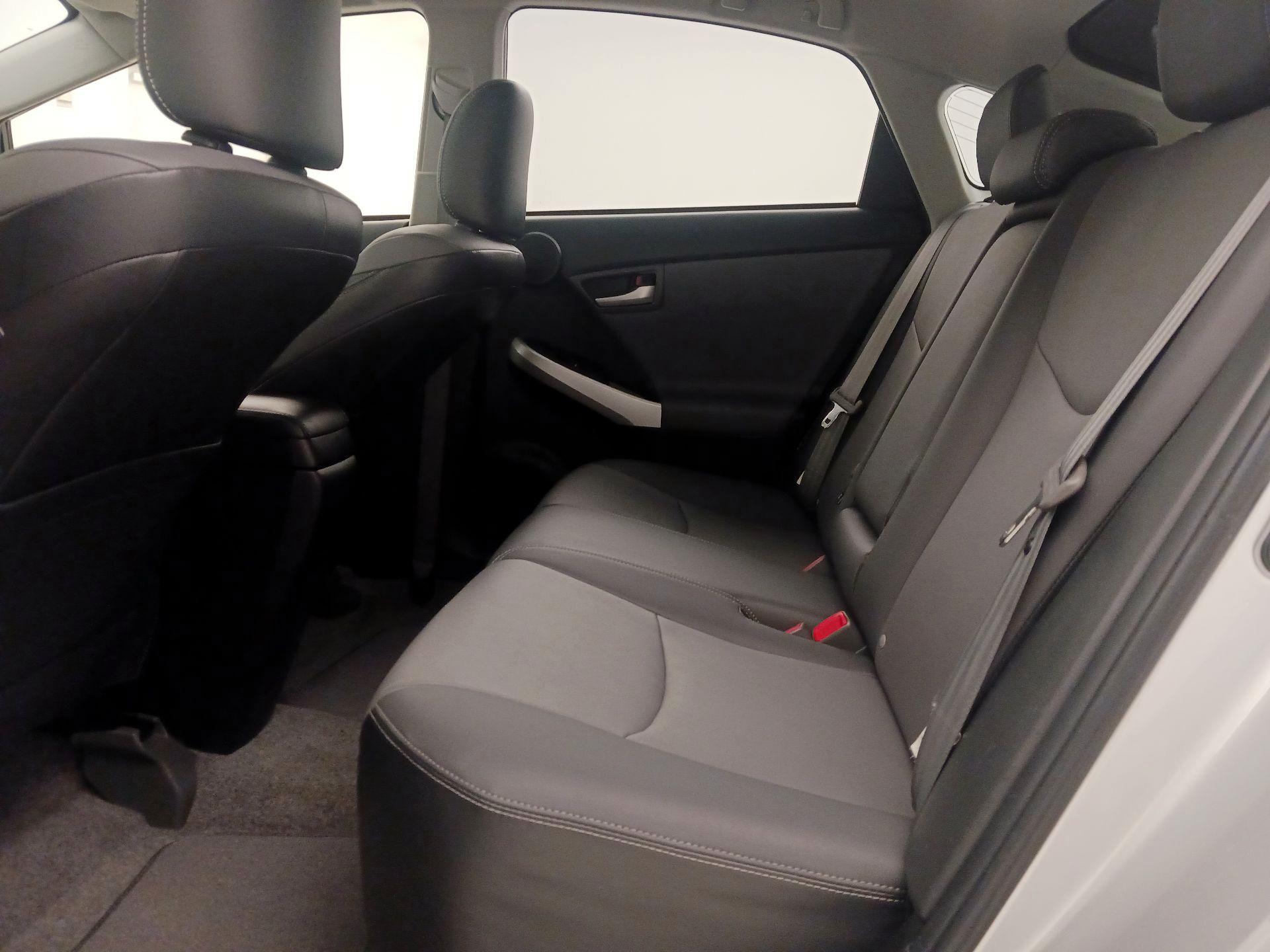 Thumbnail: 2014 Toyota Prius - 20