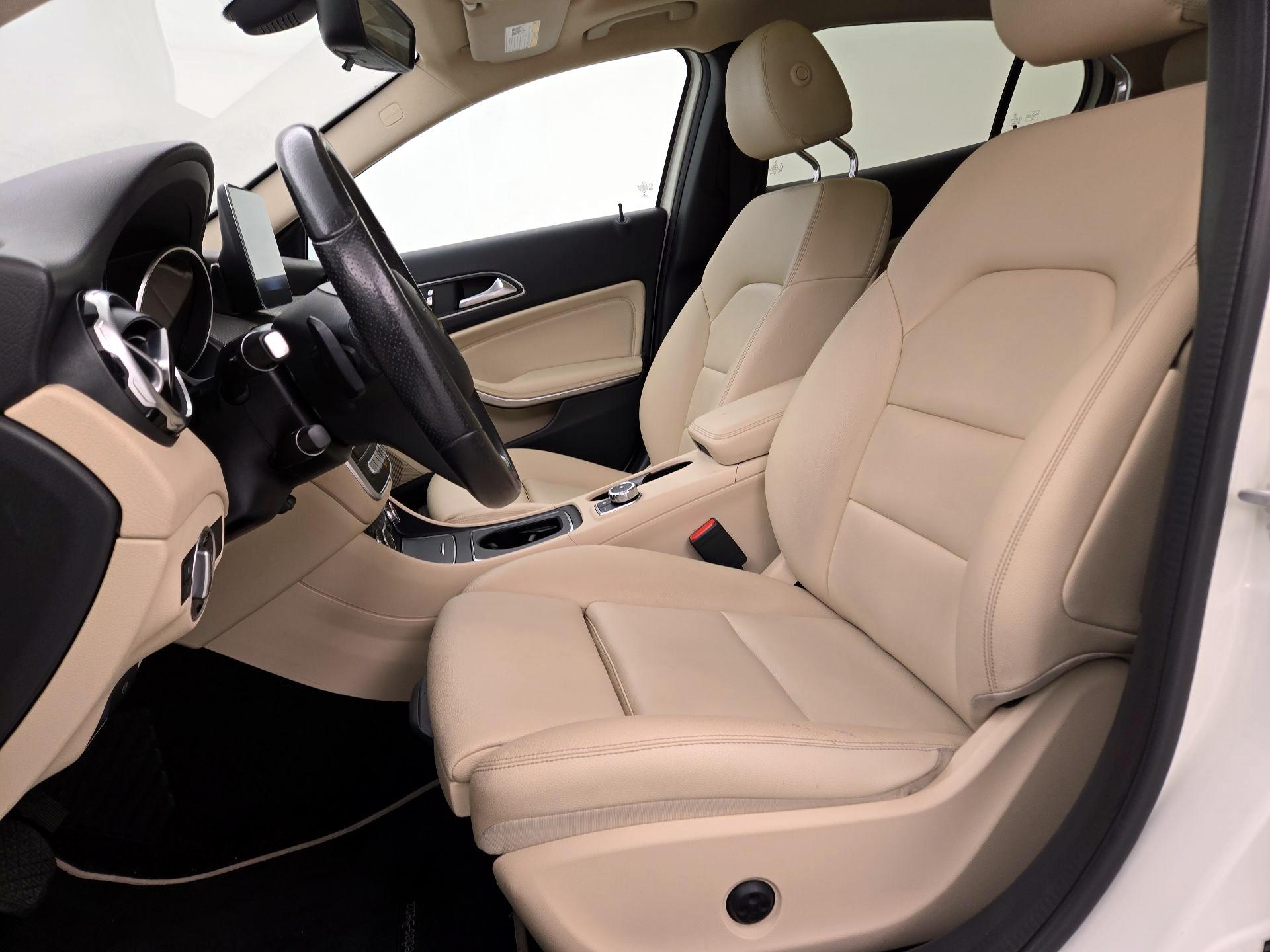 Thumbnail: 2018 Mercedes-Benz GLA - 9