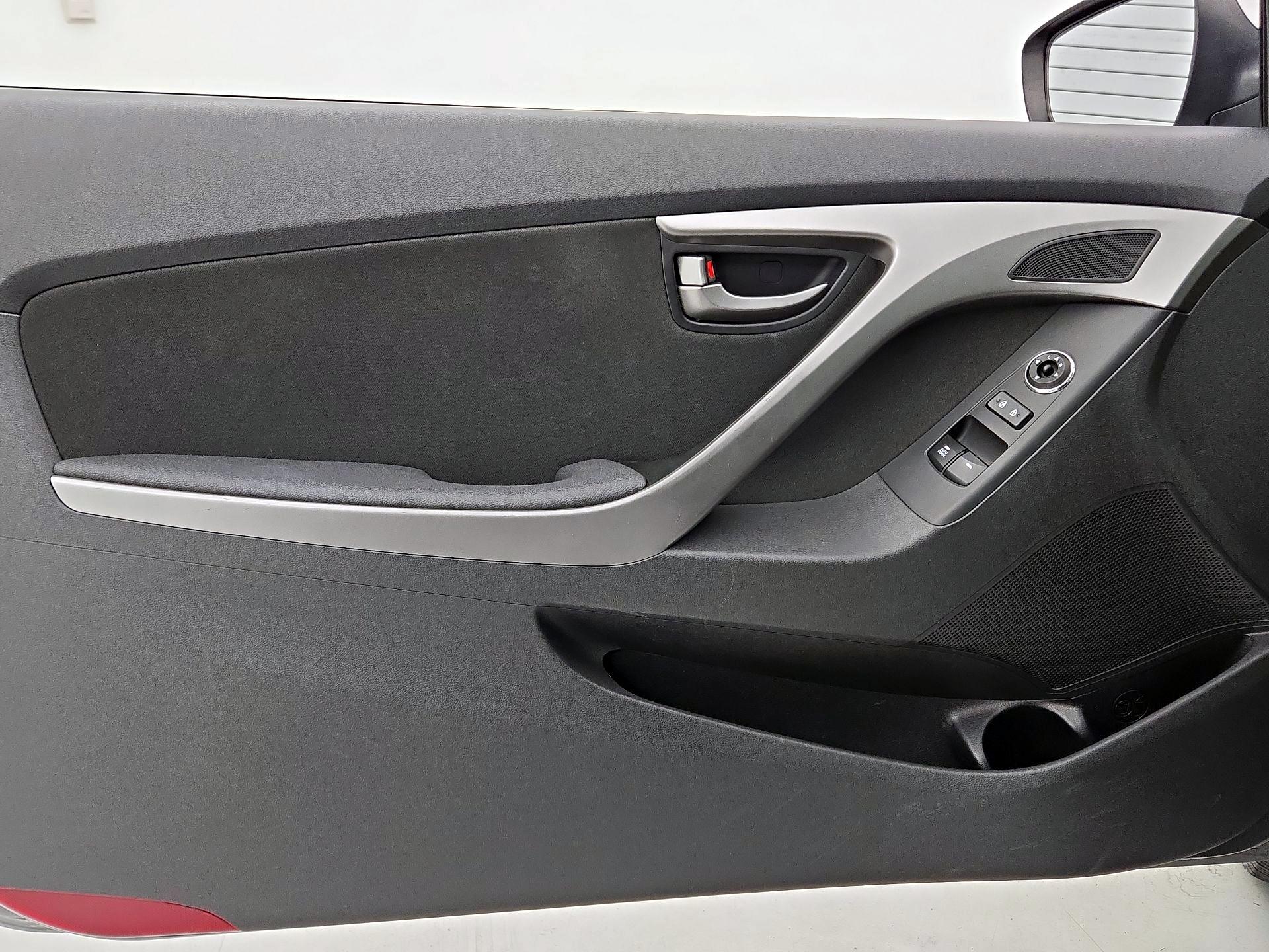 Thumbnail: 2013 Hyundai Elantra - 12