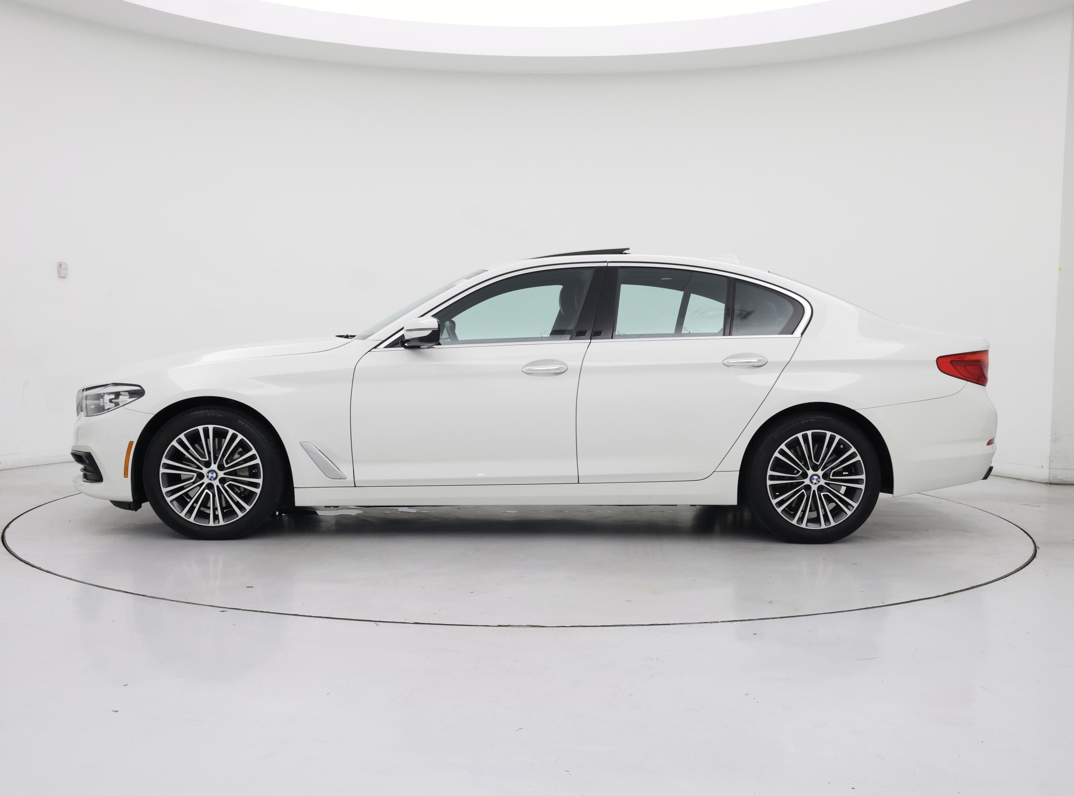 Thumbnail: 2018 BMW 5 Series - 3