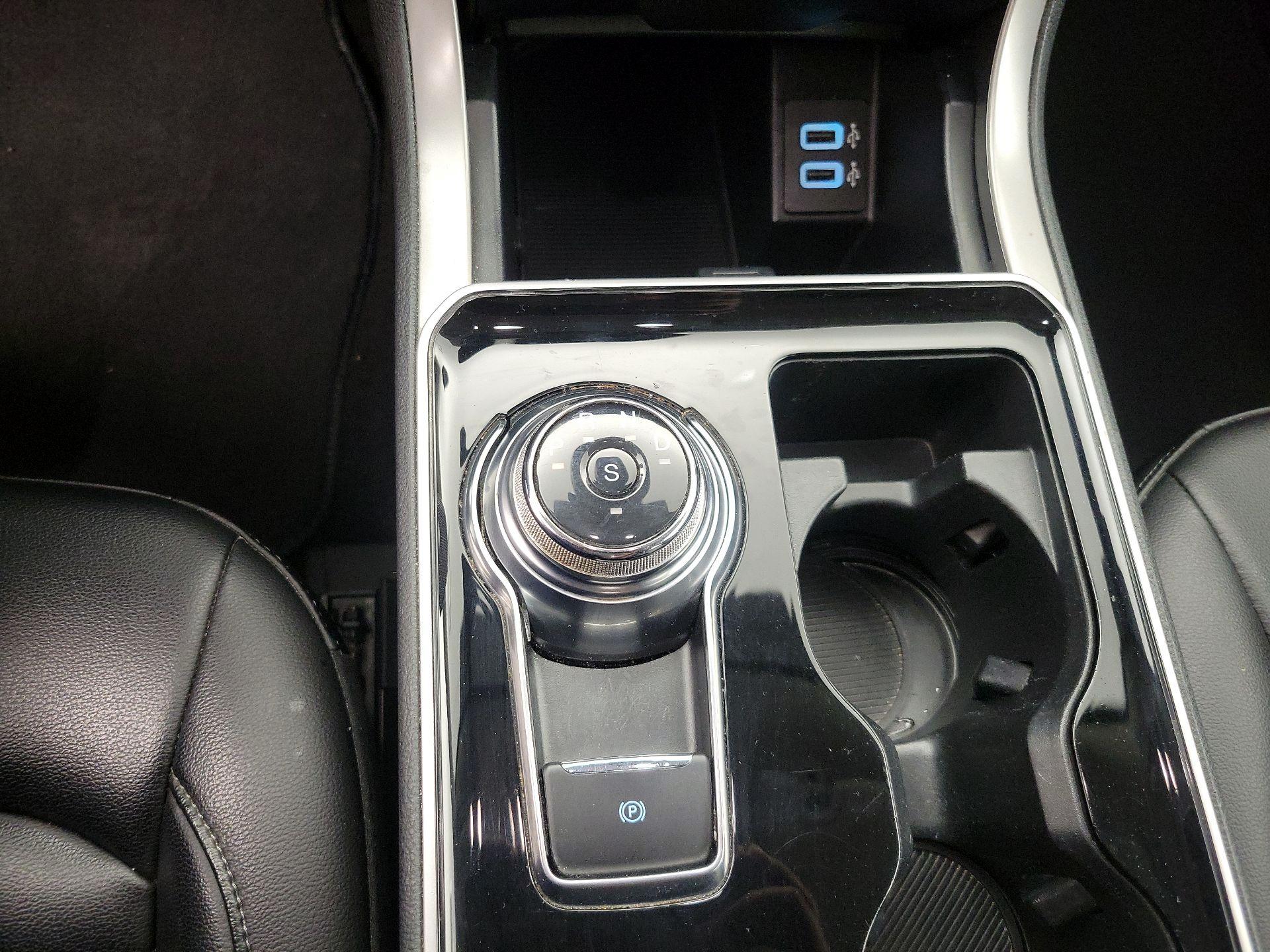 Thumbnail: 2020 Ford Edge - 17