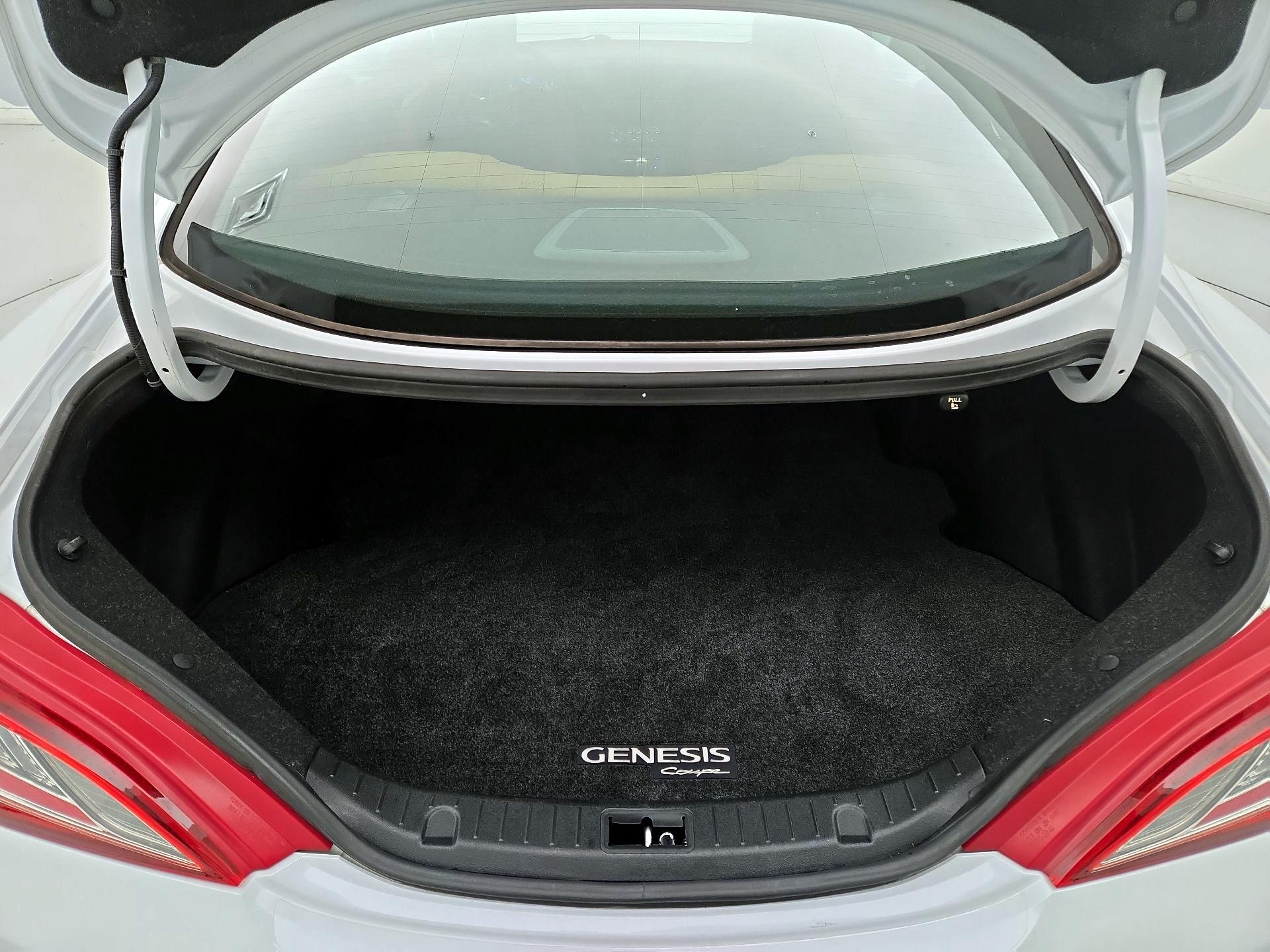 Thumbnail: 2015 Hyundai Genesis - 16