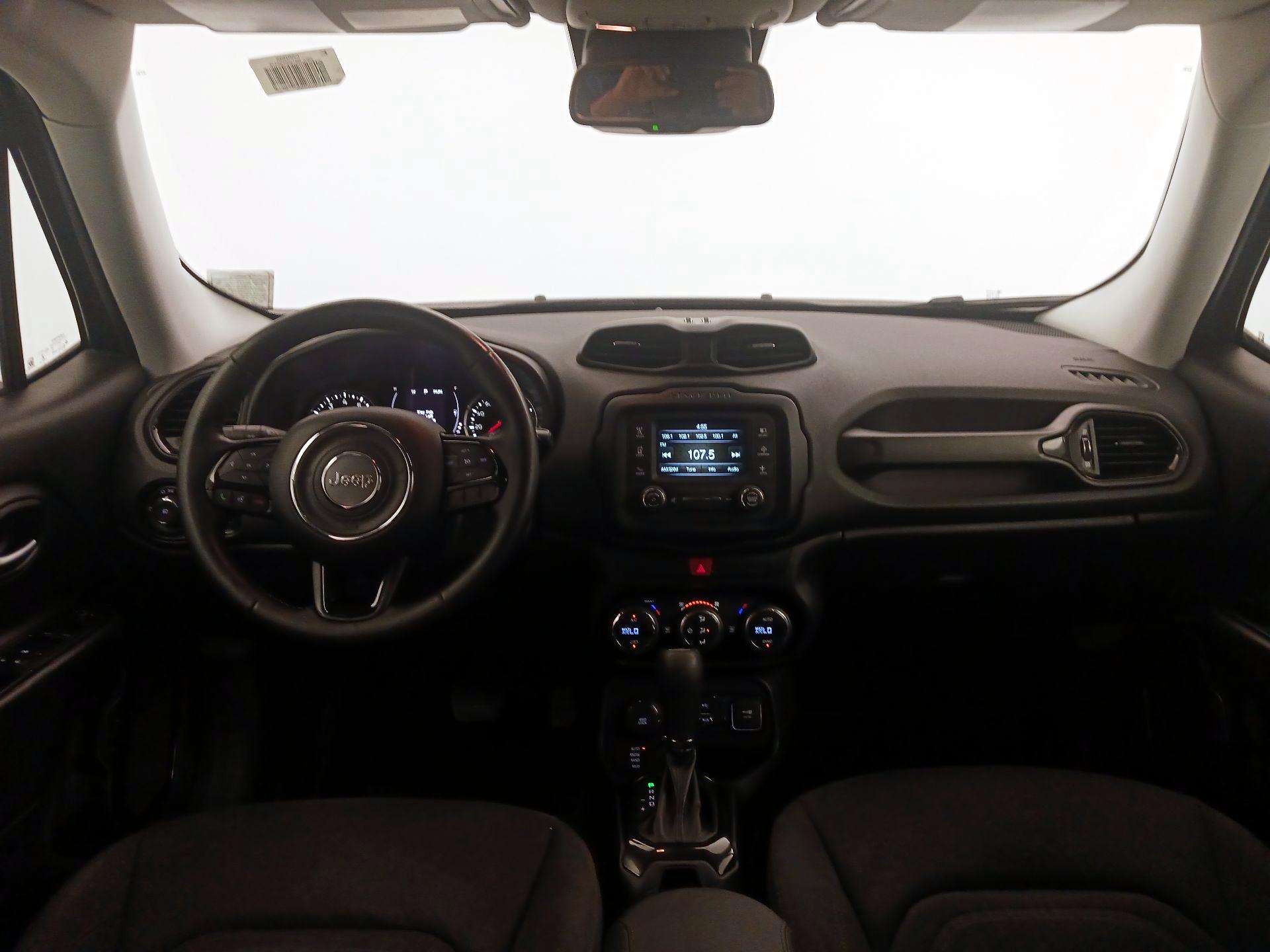 Thumbnail: 2016 Jeep Renegade - 9
