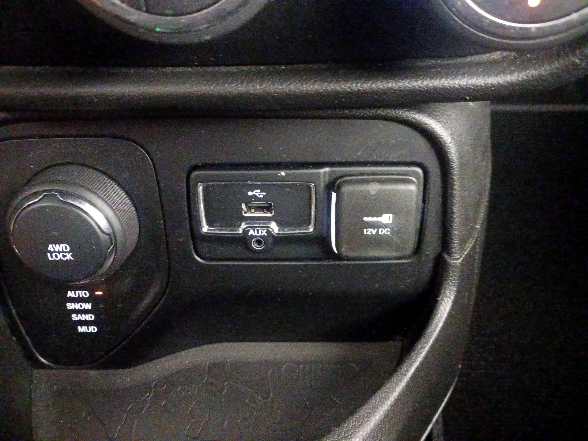 Thumbnail: 2016 Jeep Renegade - 18