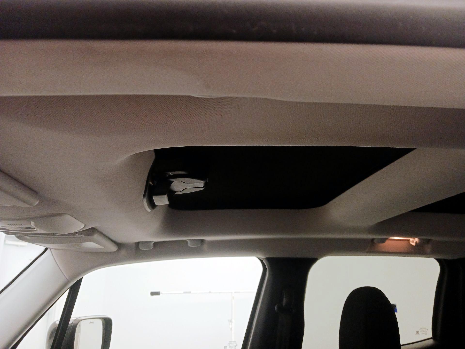 Thumbnail: 2016 Jeep Renegade - 19