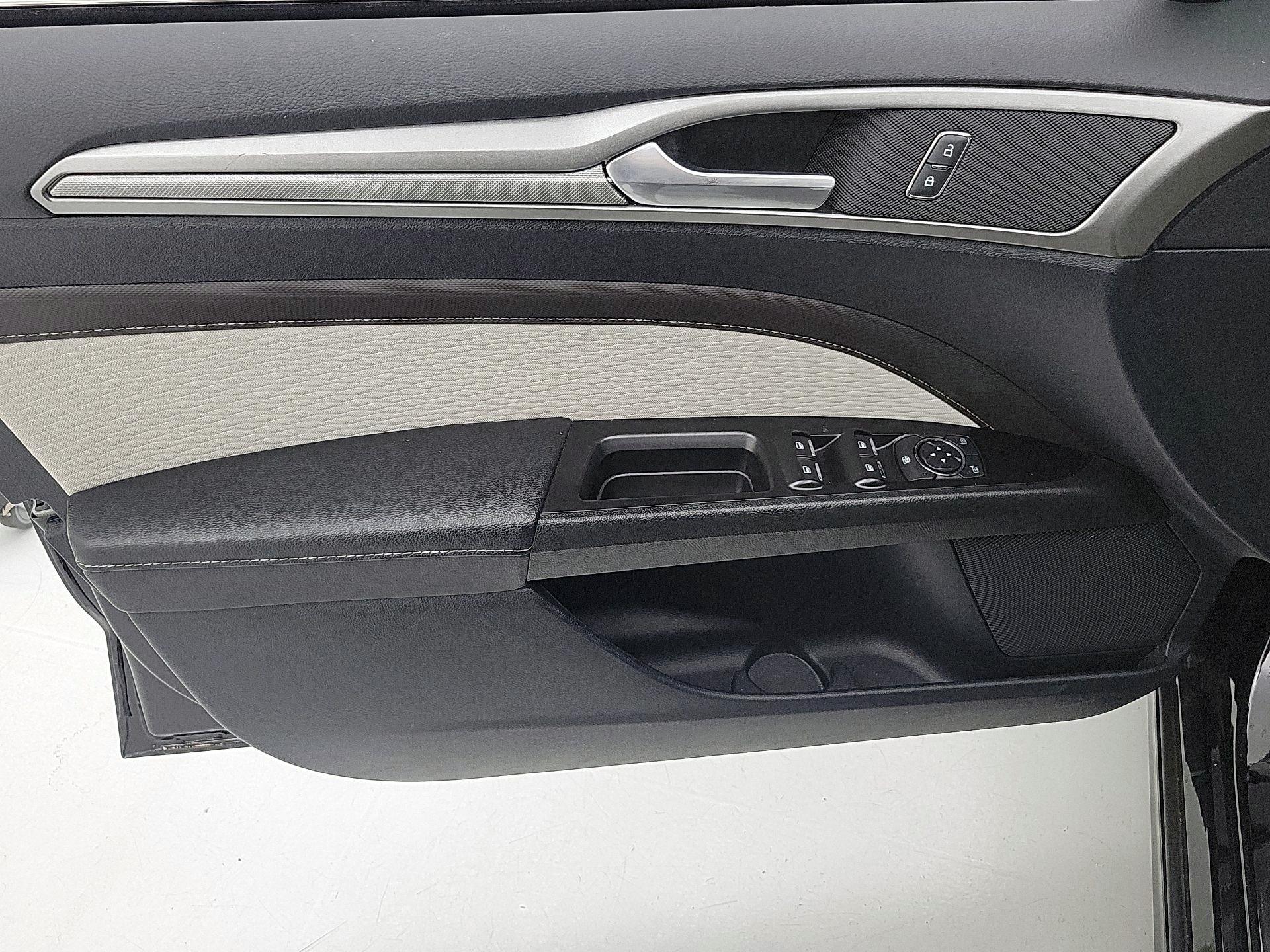 Thumbnail: 2019 Ford Fusion - 12
