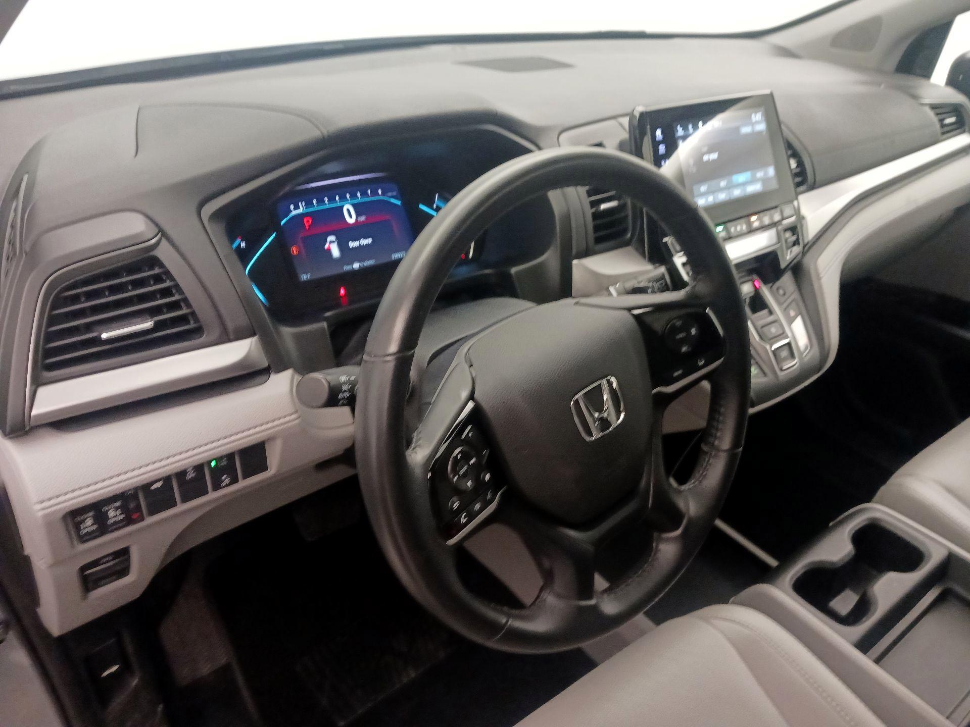 Thumbnail: 2018 Honda Odyssey - 9