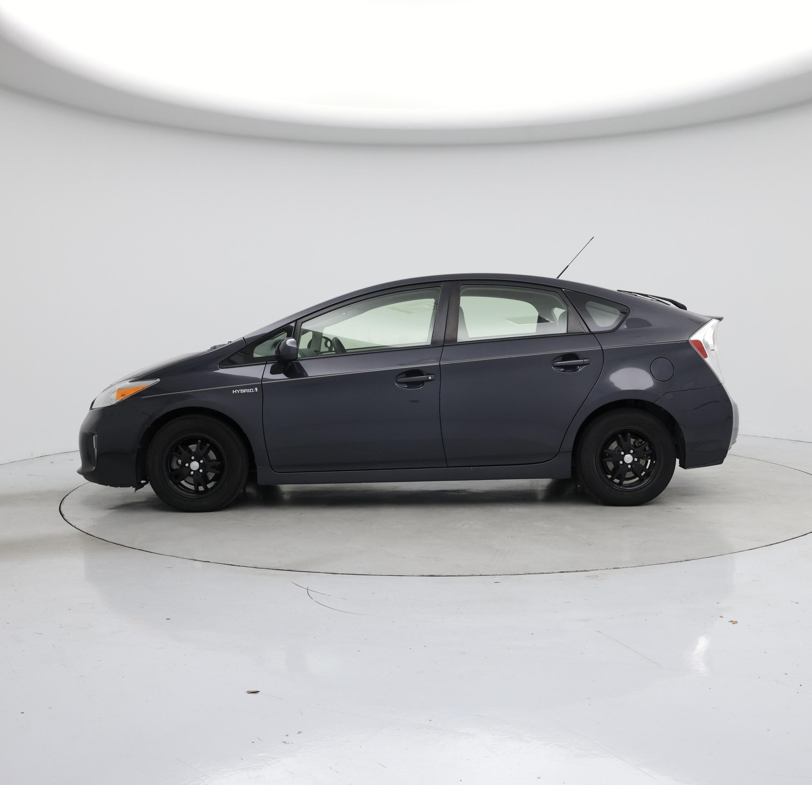 Thumbnail: 2015 Toyota Prius - 3