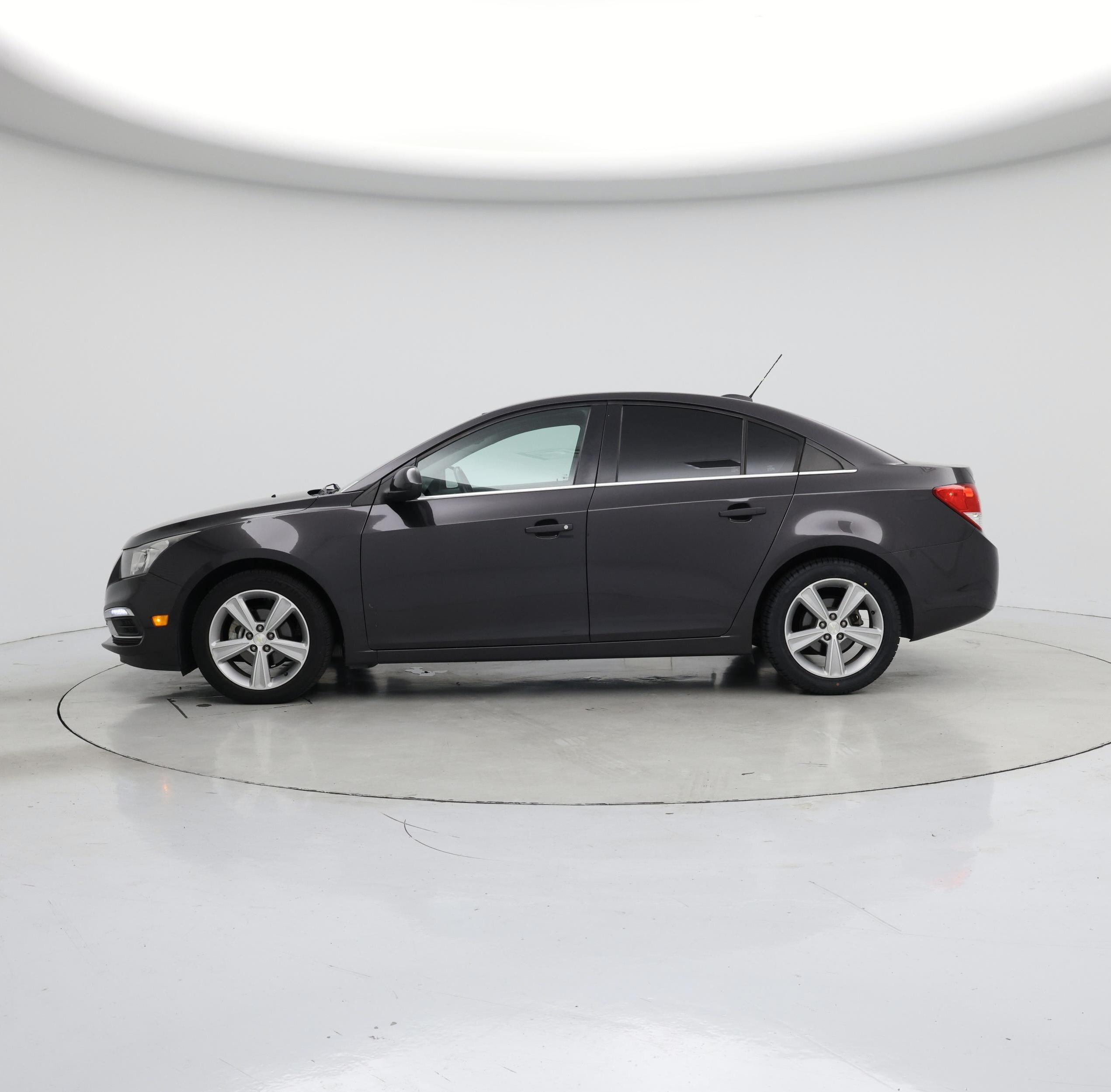 Thumbnail: 2016 Chevrolet Cruze - 3