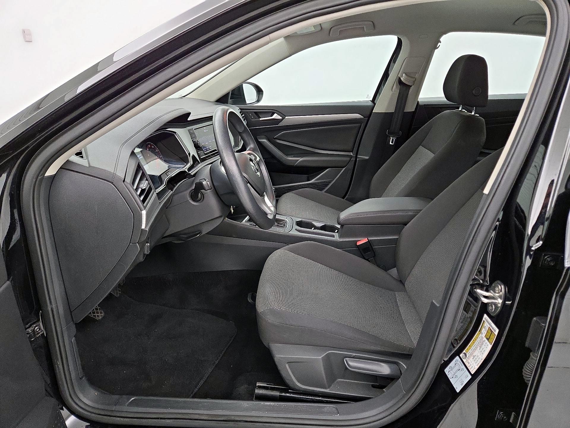 Thumbnail: 2019 Volkswagen Jetta - 9