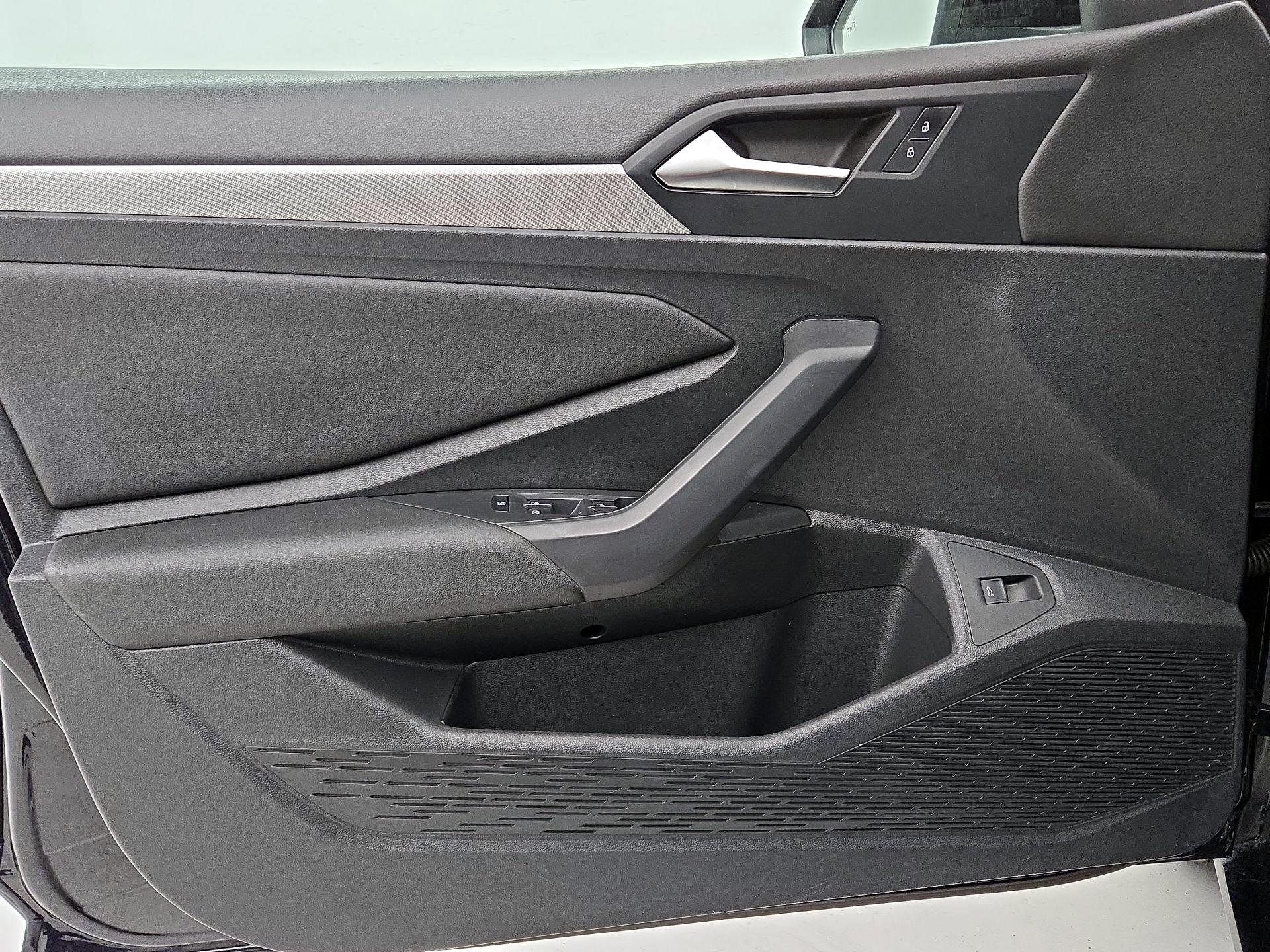 Thumbnail: 2019 Volkswagen Jetta - 10